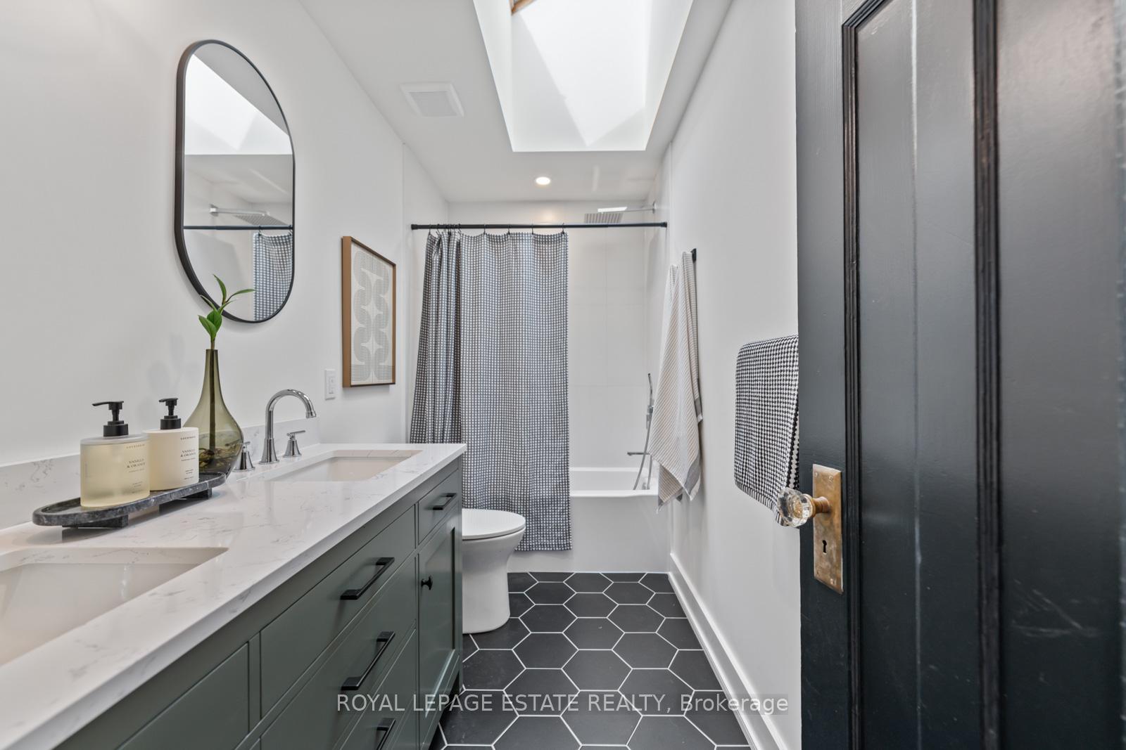 Photo 24 of 160 Silver Birch Avenue, Toronto, The Beaches — HOMEH