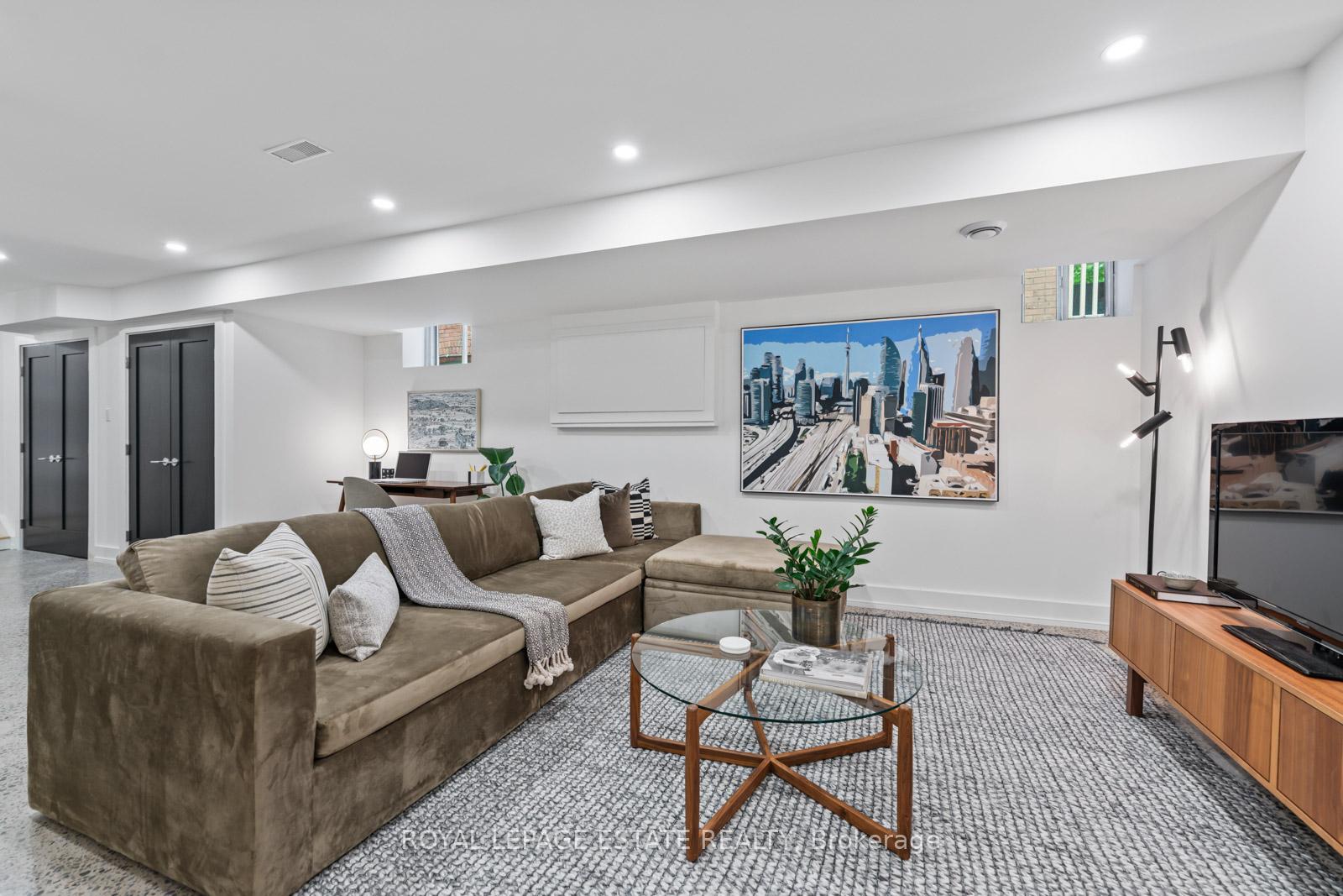 Photo 34 of 160 Silver Birch Avenue, Toronto, The Beaches — HOMEH