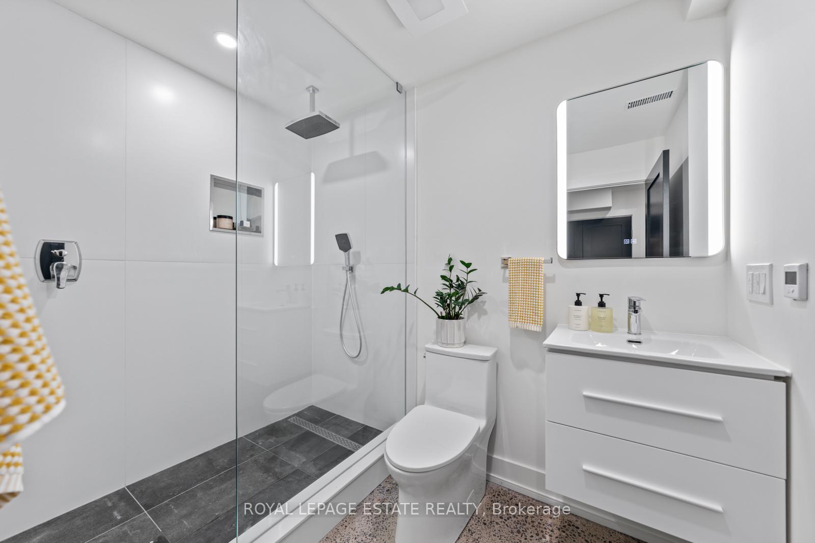 Photo 40 of 160 Silver Birch Avenue, Toronto, The Beaches — HOMEH