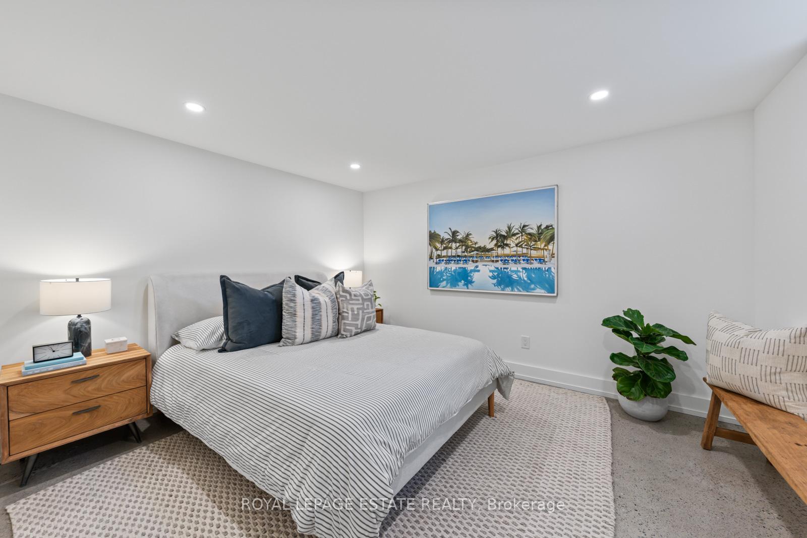 Photo 41 of 160 Silver Birch Avenue, Toronto, The Beaches — HOMEH