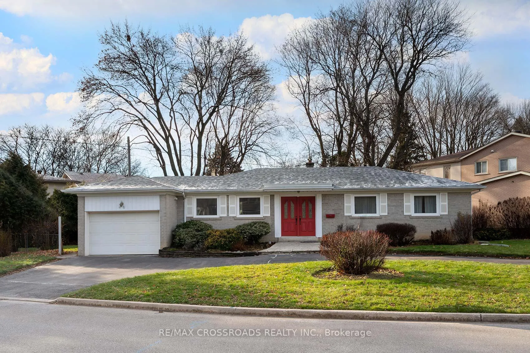 Photo 2 of 45 Delair Crescent, Markham, Grandview — HOMEH