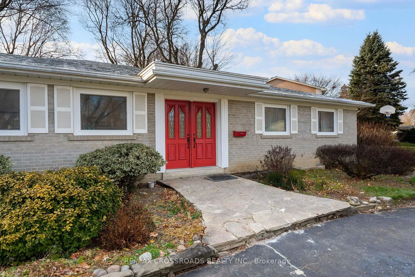 Photo 4 of 45 Delair Crescent, Markham, Grandview — HOMEH