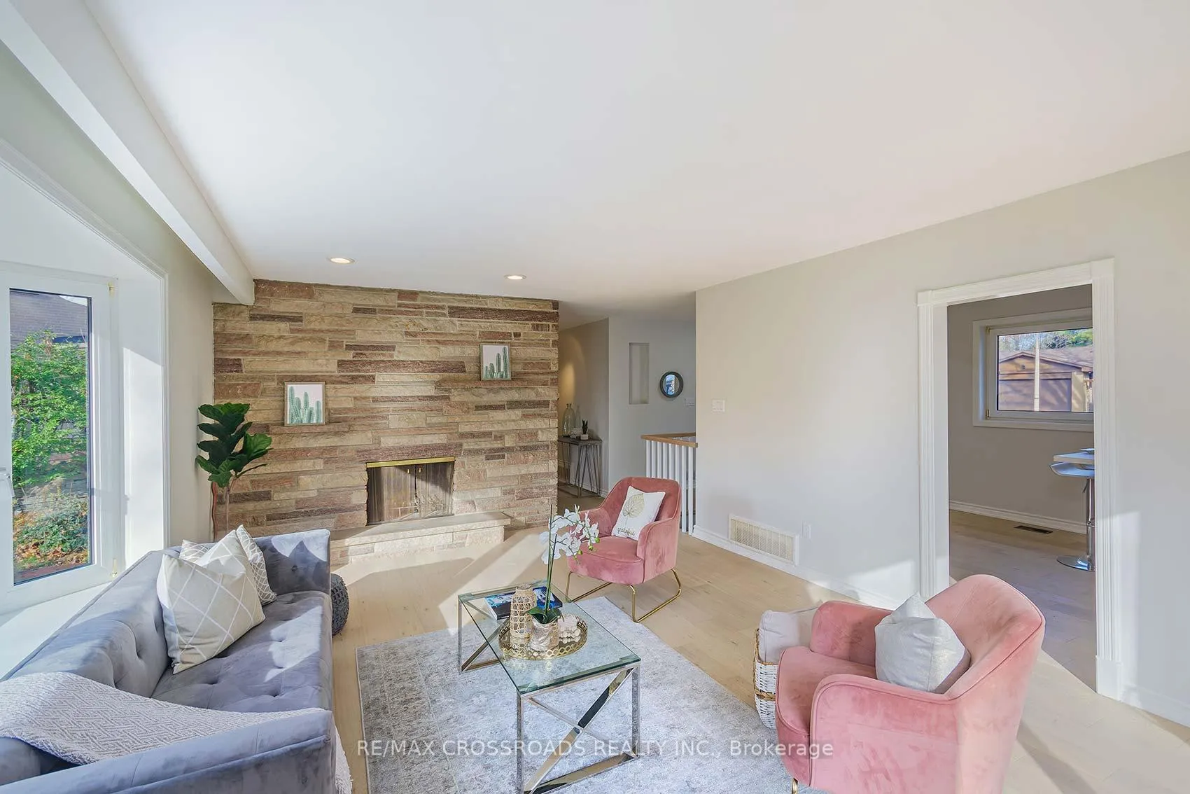 Photo 9 of 45 Delair Crescent, Markham, Grandview — HOMEH