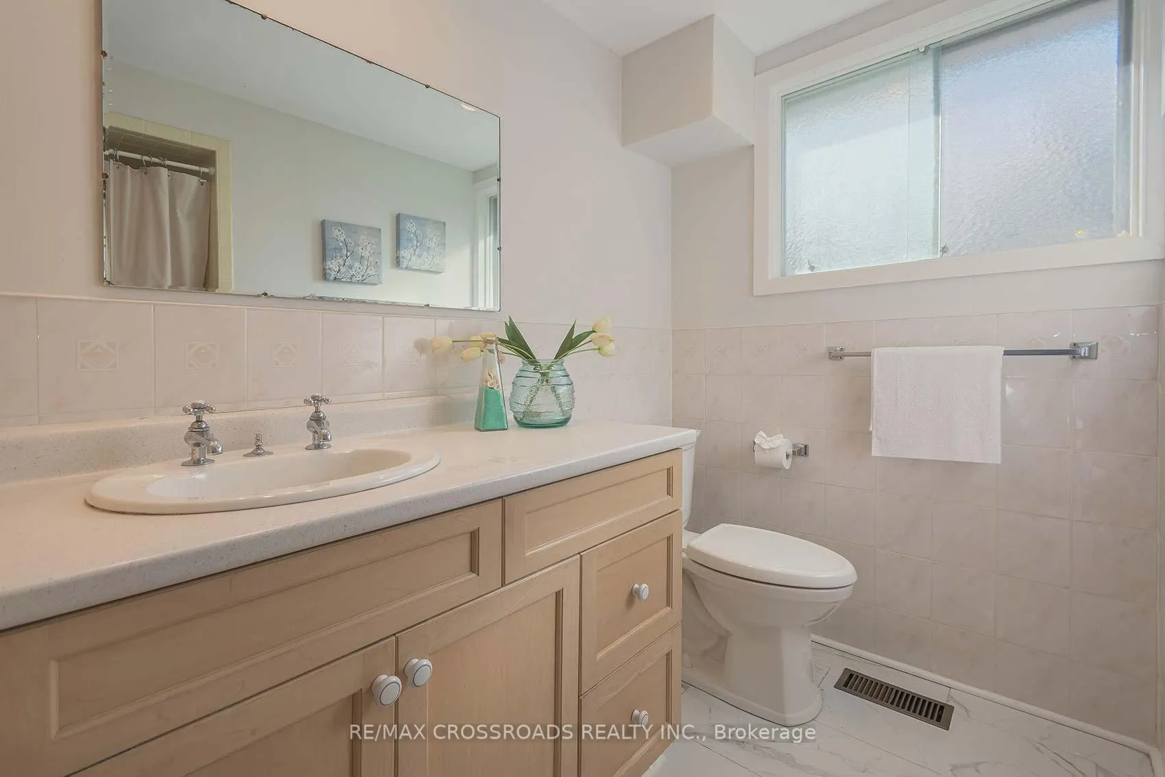 Photo 22 of 45 Delair Crescent, Markham, Grandview — HOMEH