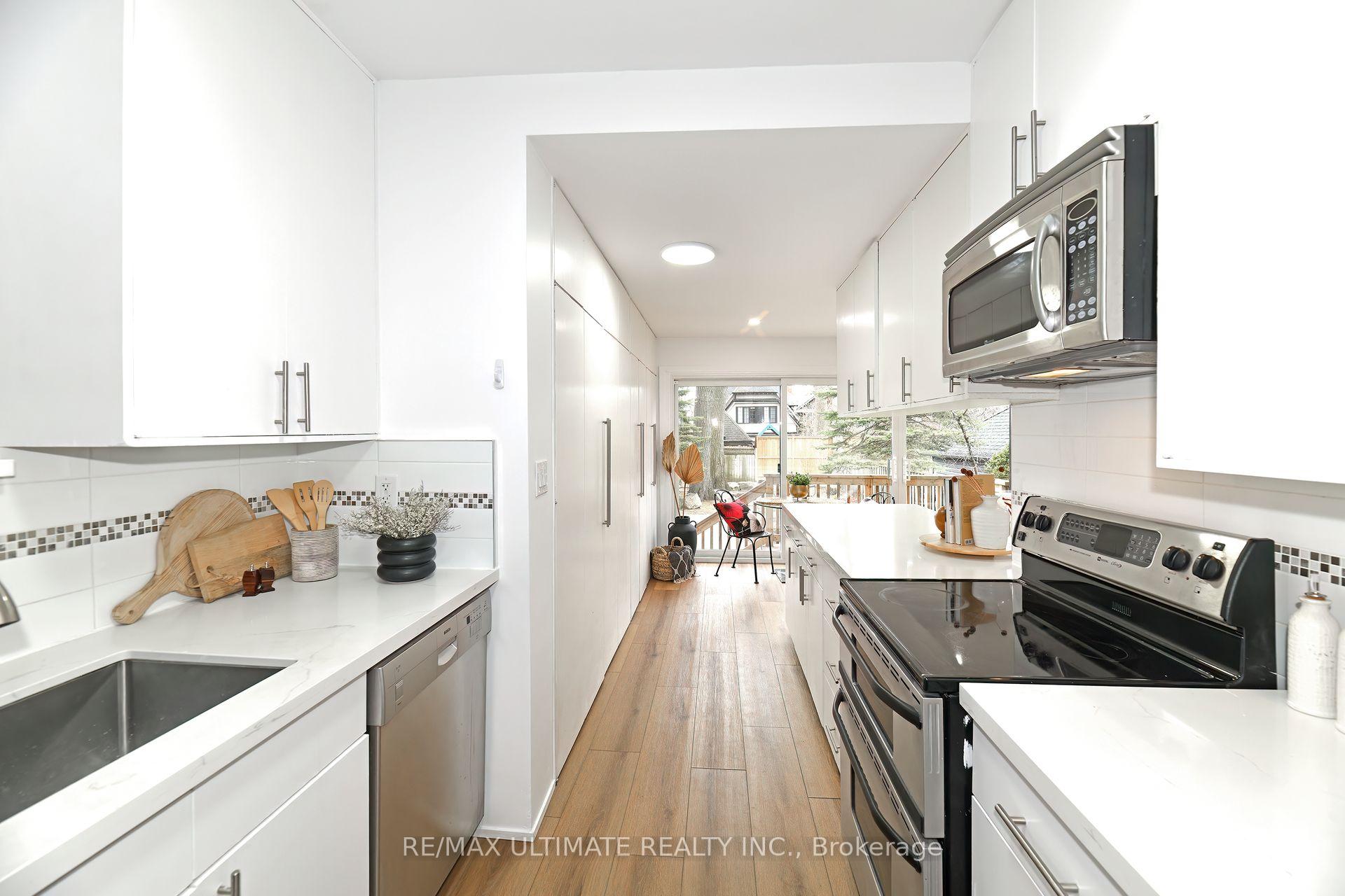 Photo 7 of 331 St Clair Avenue E, Toronto, Rosedale-Moore Park — HOMEH