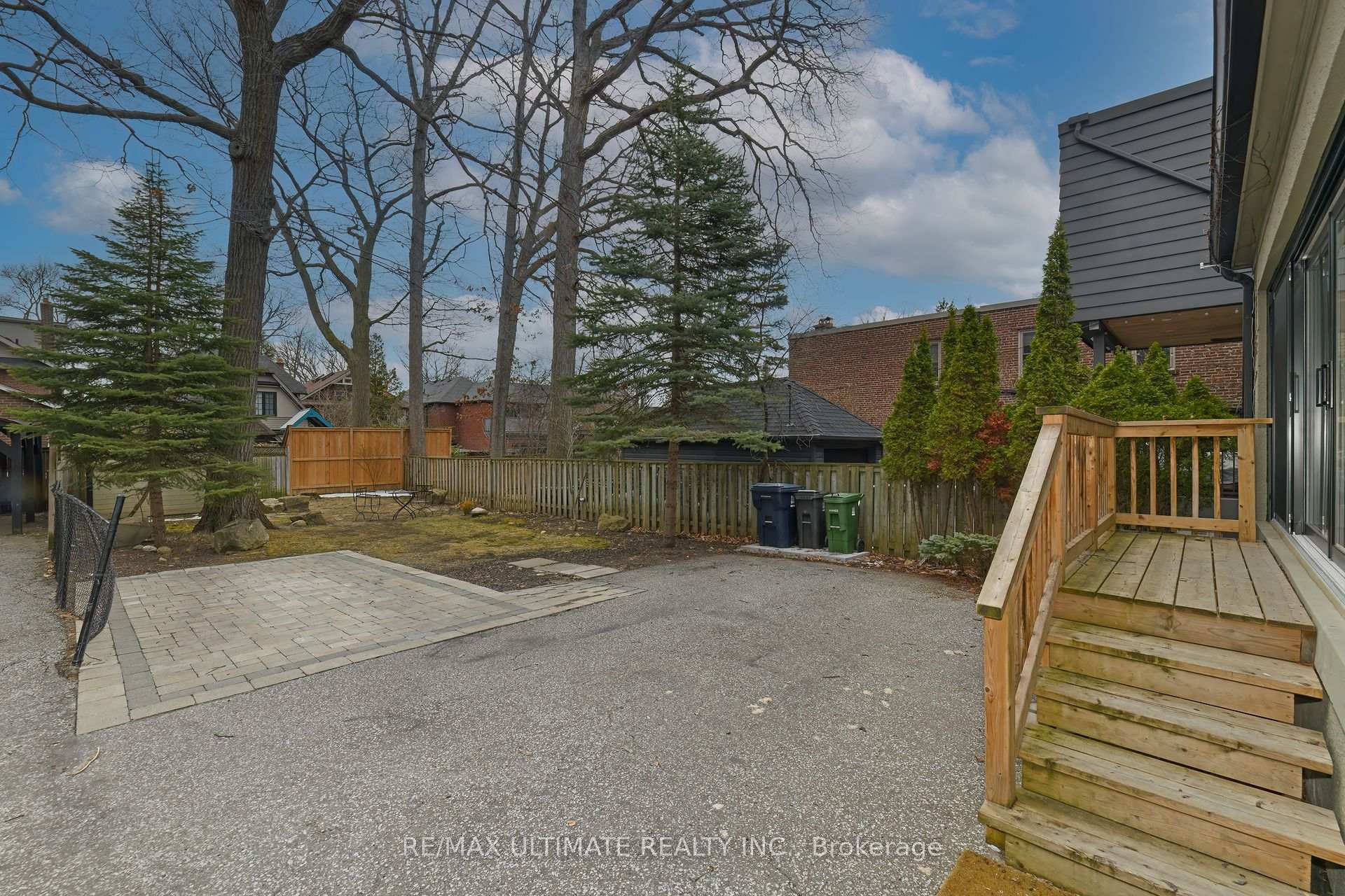 Photo 32 of 331 St Clair Avenue E, Toronto, Rosedale-Moore Park — HOMEH