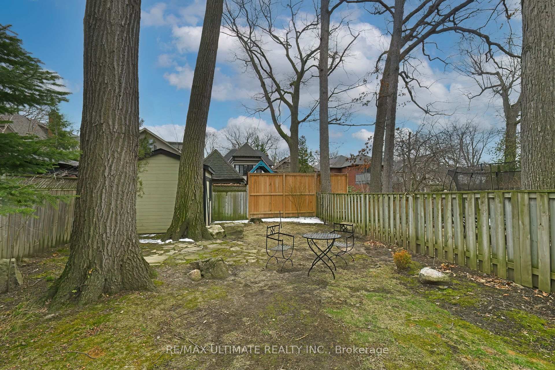 Photo 33 of 331 St Clair Avenue E, Toronto, Rosedale-Moore Park — HOMEH