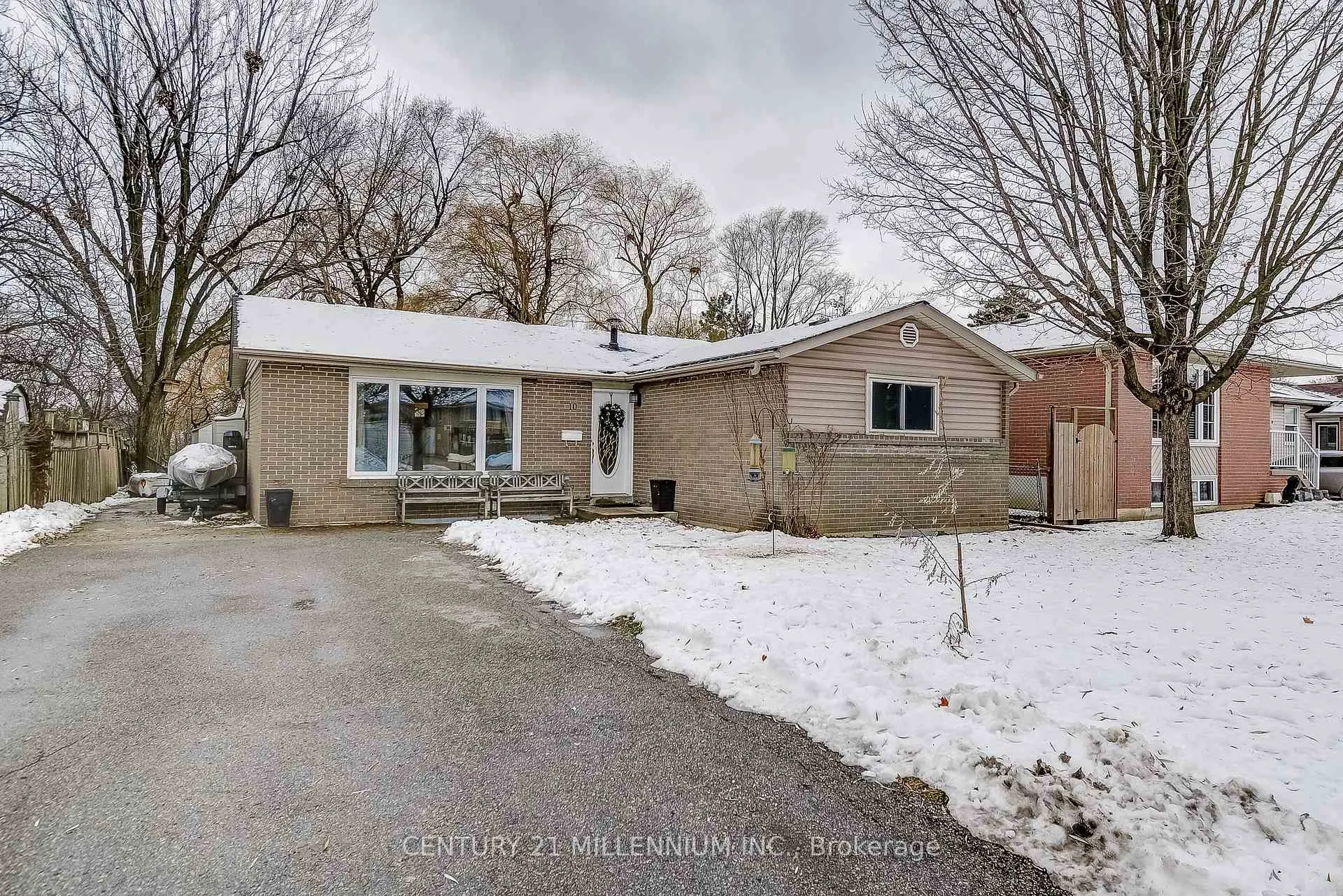 Photo 1 of 10 Evesham Crescent, Brampton, Southgate — HOMEH