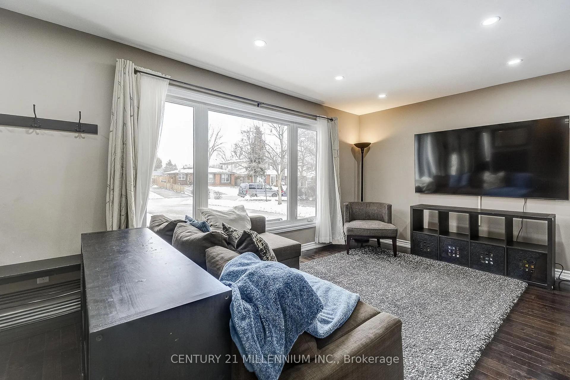 Photo 6 of 10 Evesham Crescent, Brampton, Southgate — HOMEH