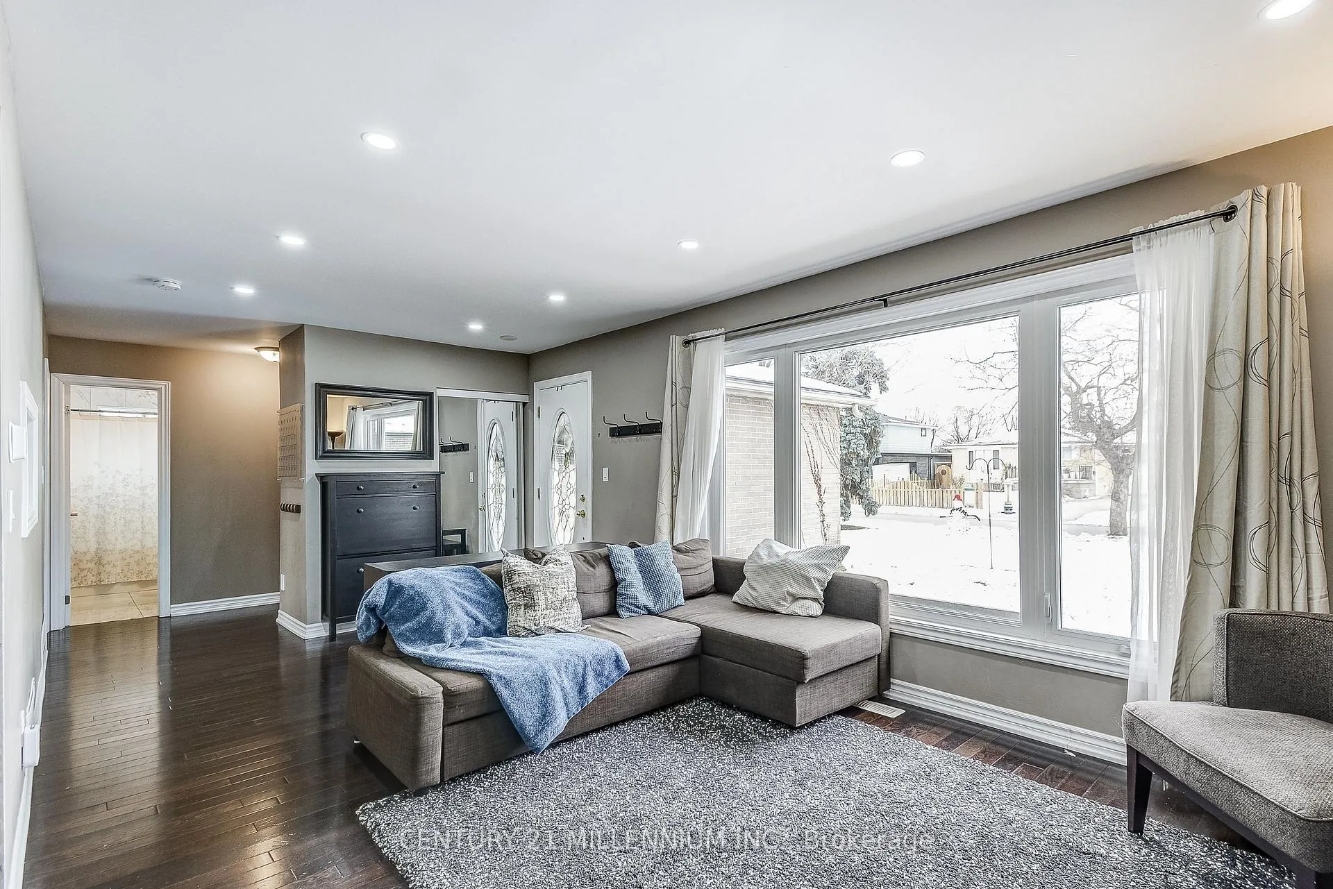 Photo 7 of 10 Evesham Crescent, Brampton, Southgate — HOMEH