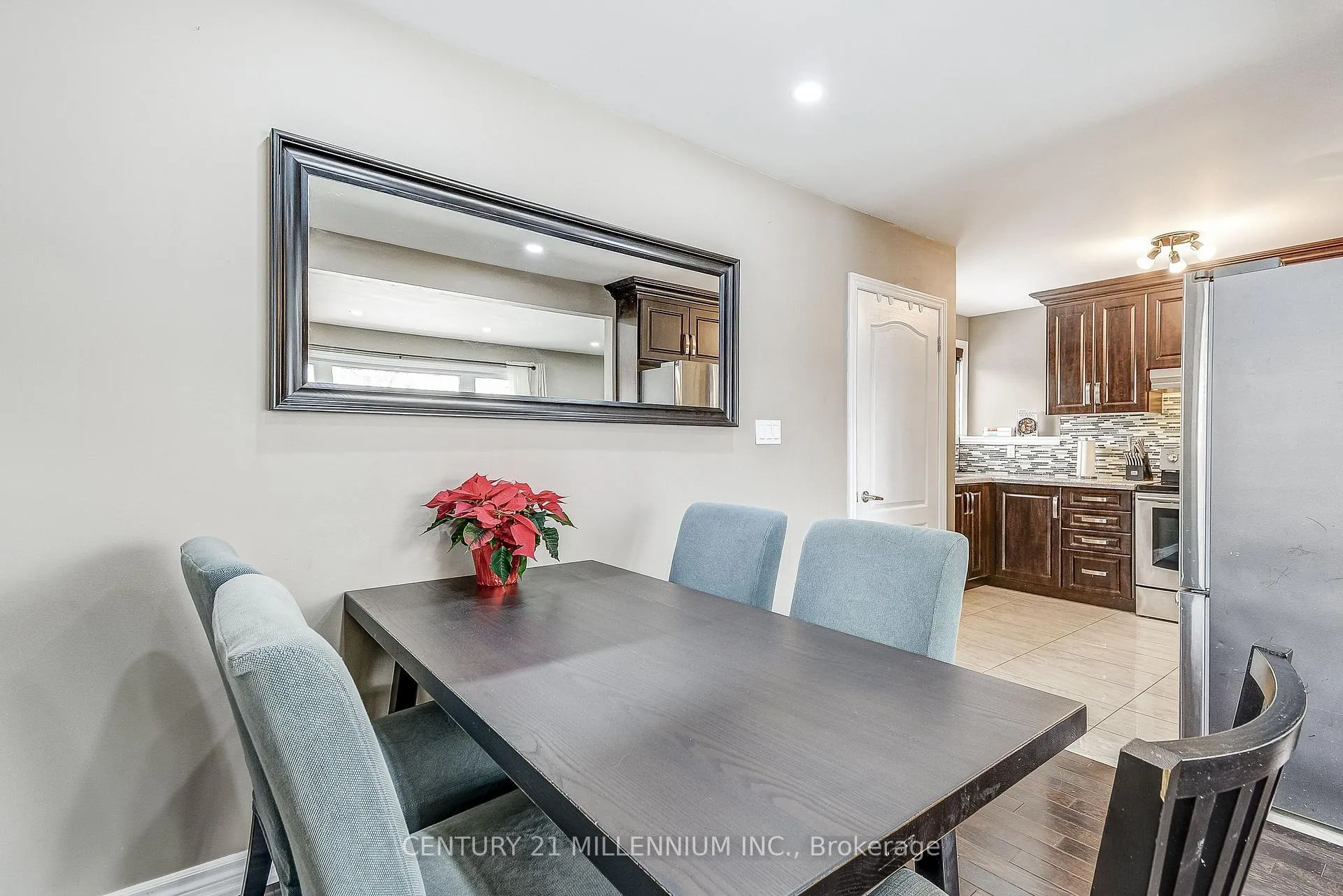 Photo 11 of 10 Evesham Crescent, Brampton, Southgate — HOMEH