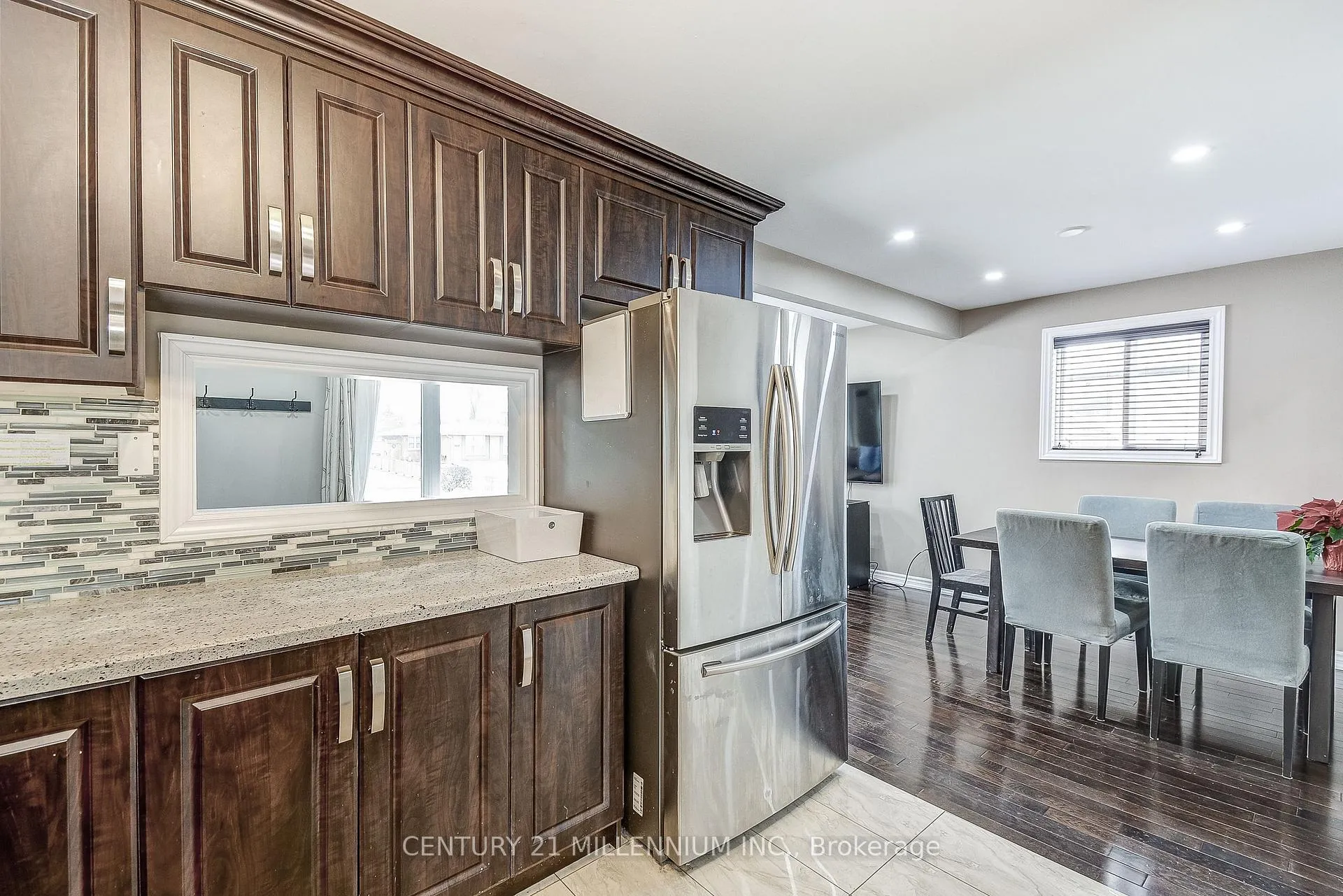 Photo 15 of 10 Evesham Crescent, Brampton, Southgate — HOMEH