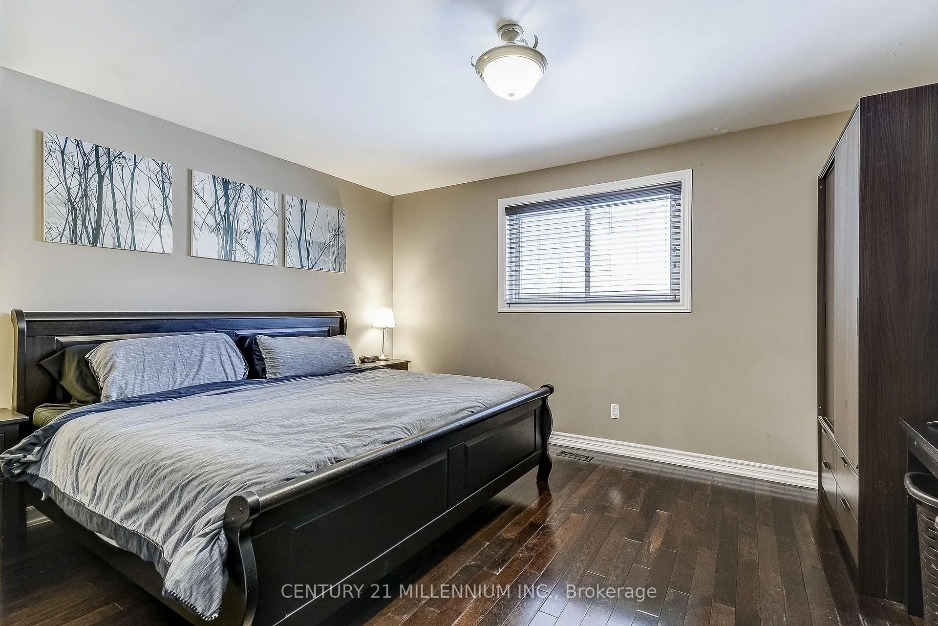 Photo 23 of 10 Evesham Crescent, Brampton, Southgate — HOMEH