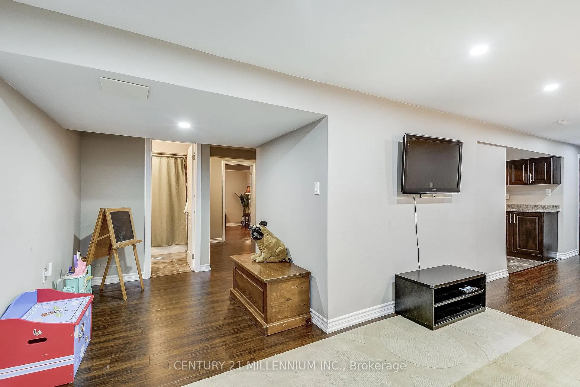 Photo 30 of 10 Evesham Crescent, Brampton, Southgate — HOMEH