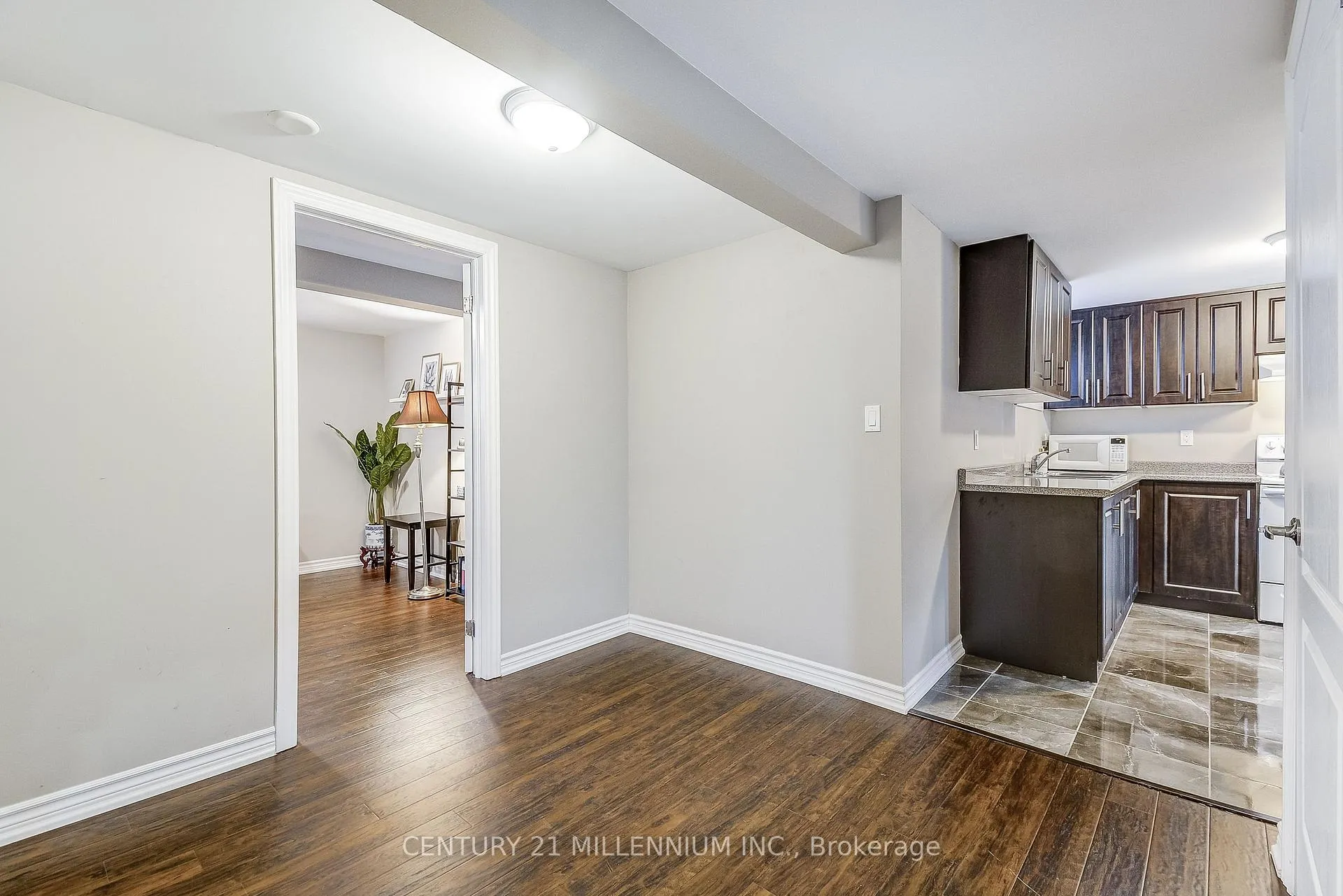 Photo 33 of 10 Evesham Crescent, Brampton, Southgate — HOMEH