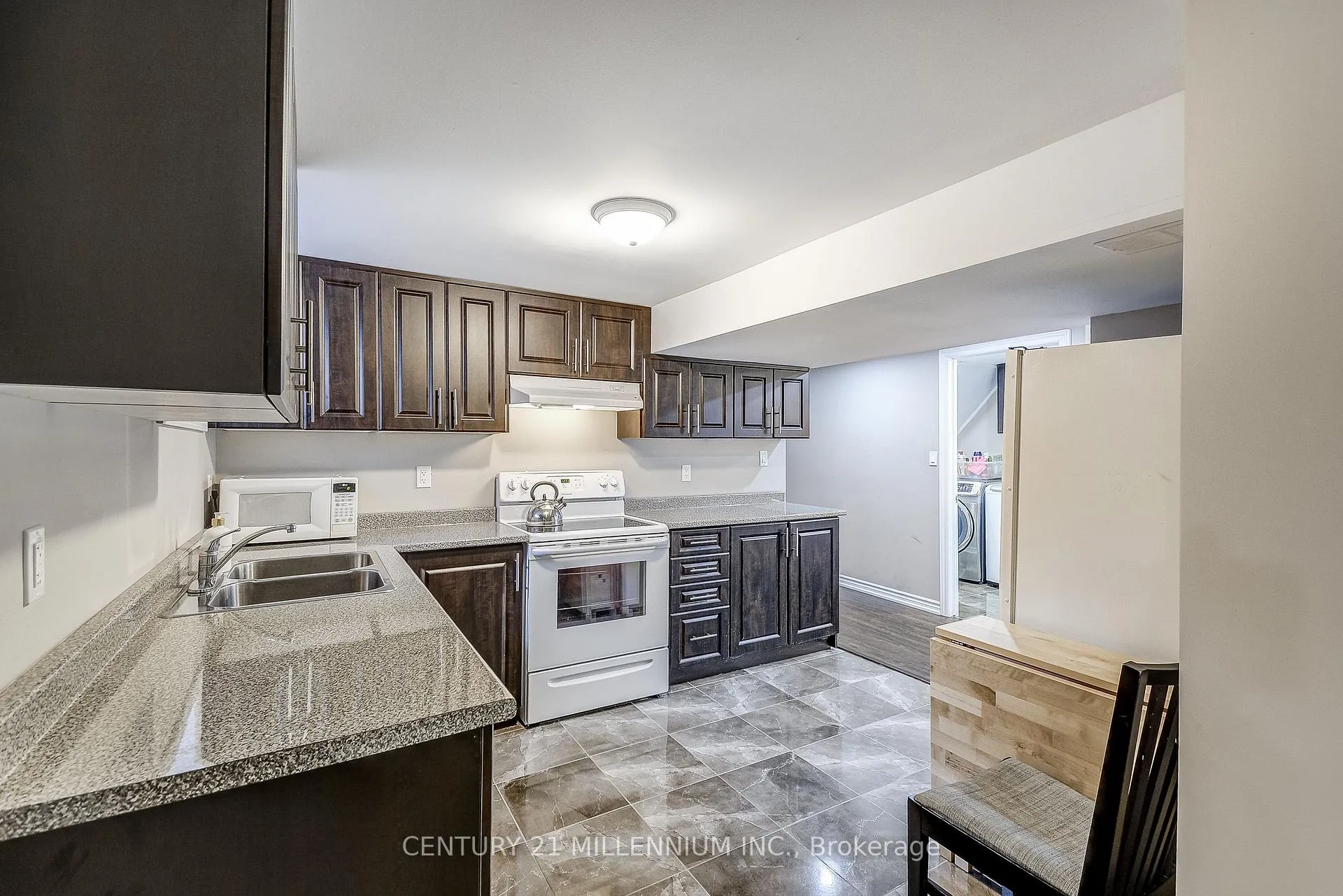 Photo 34 of 10 Evesham Crescent, Brampton, Southgate — HOMEH