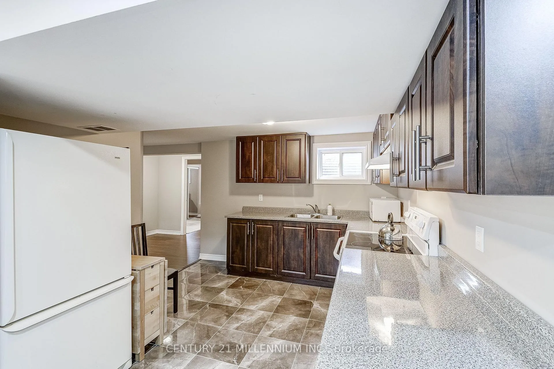 Photo 36 of 10 Evesham Crescent, Brampton, Southgate — HOMEH