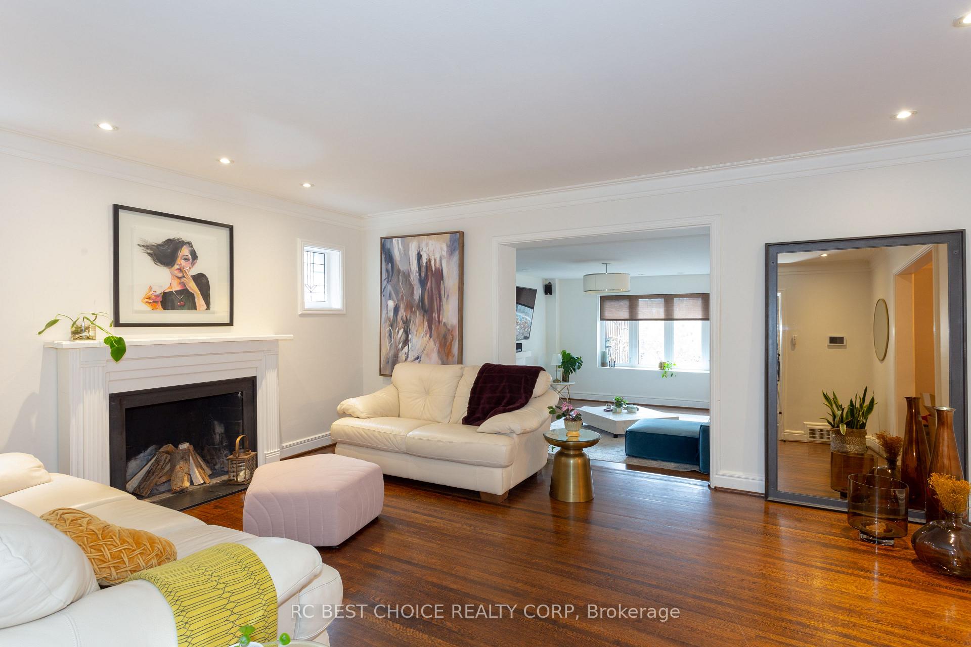 Photo 2 of 39 Bessborough Drive, Toronto, Leaside — HOMEH