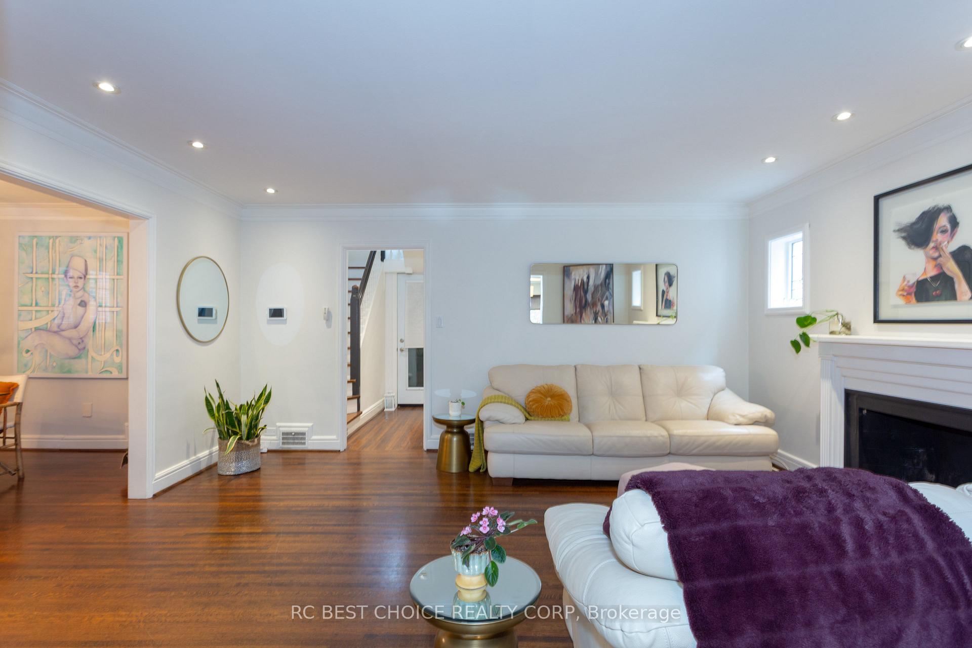 Photo 4 of 39 Bessborough Drive, Toronto, Leaside — HOMEH