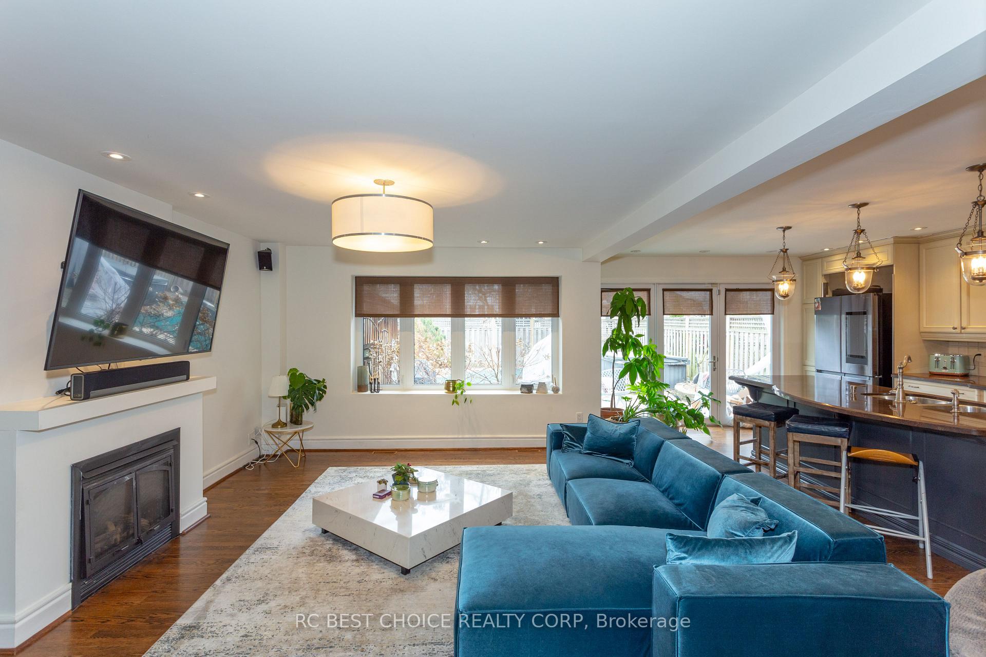 Photo 7 of 39 Bessborough Drive, Toronto, Leaside — HOMEH