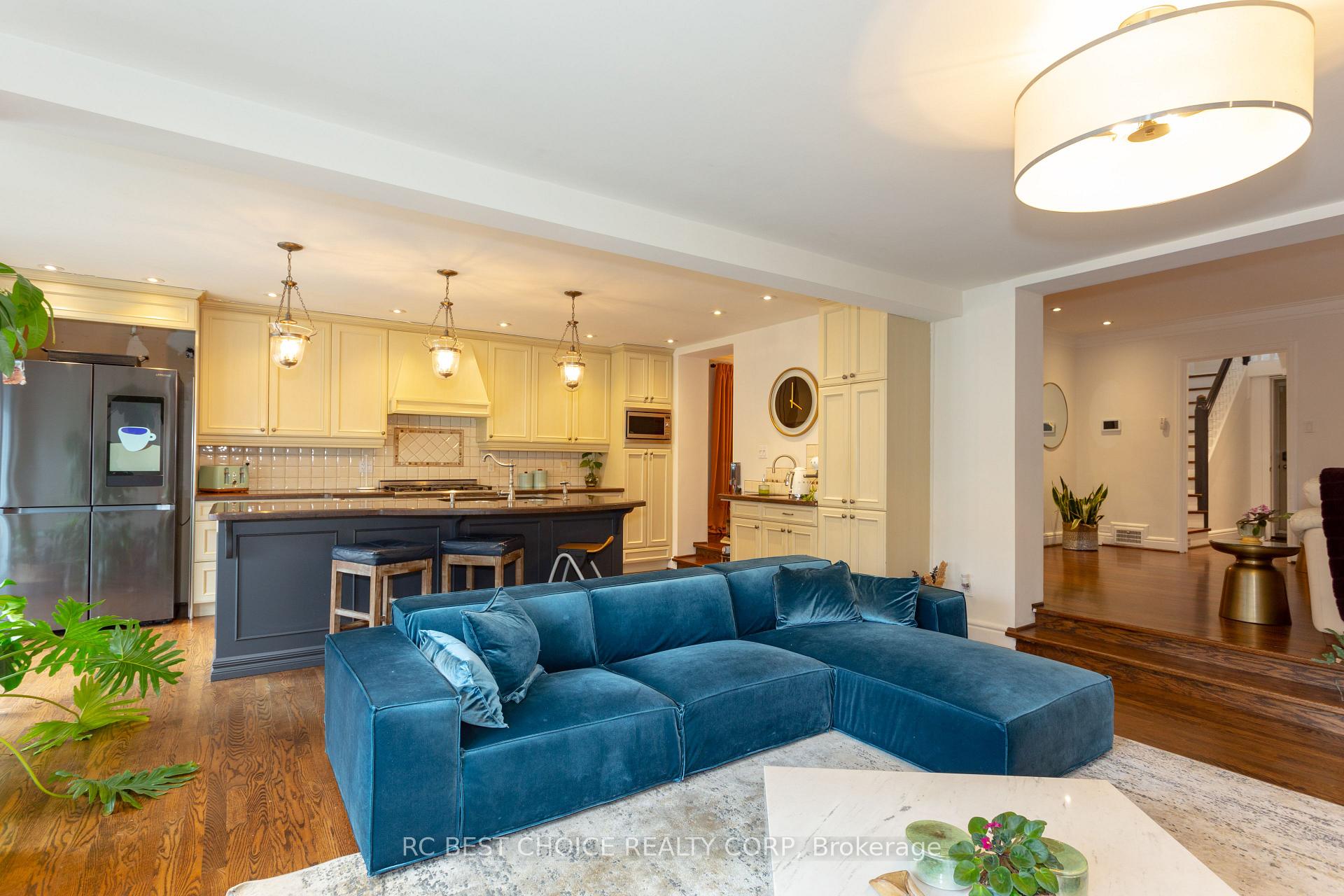 Photo 8 of 39 Bessborough Drive, Toronto, Leaside — HOMEH