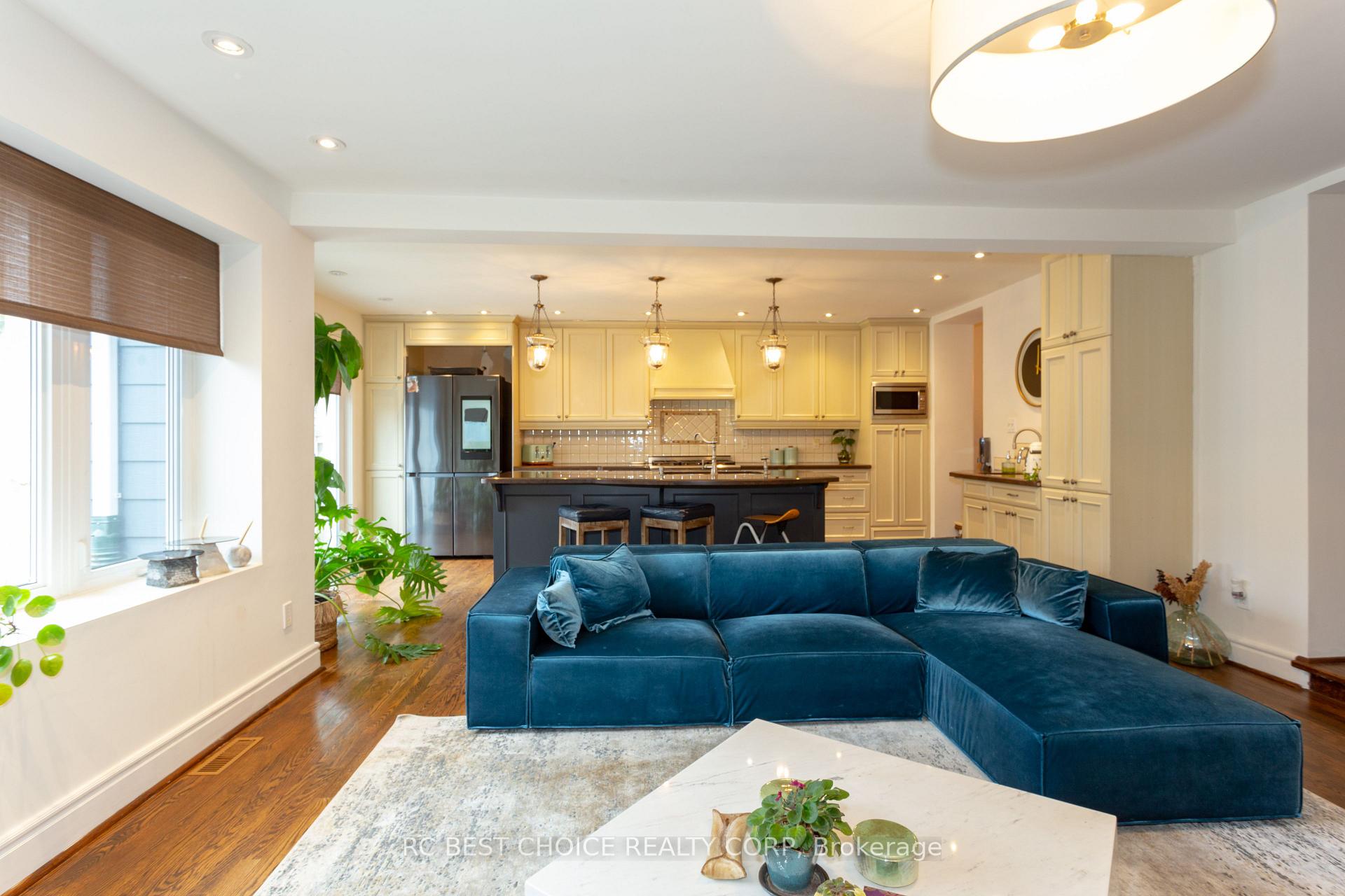 Photo 9 of 39 Bessborough Drive, Toronto, Leaside — HOMEH