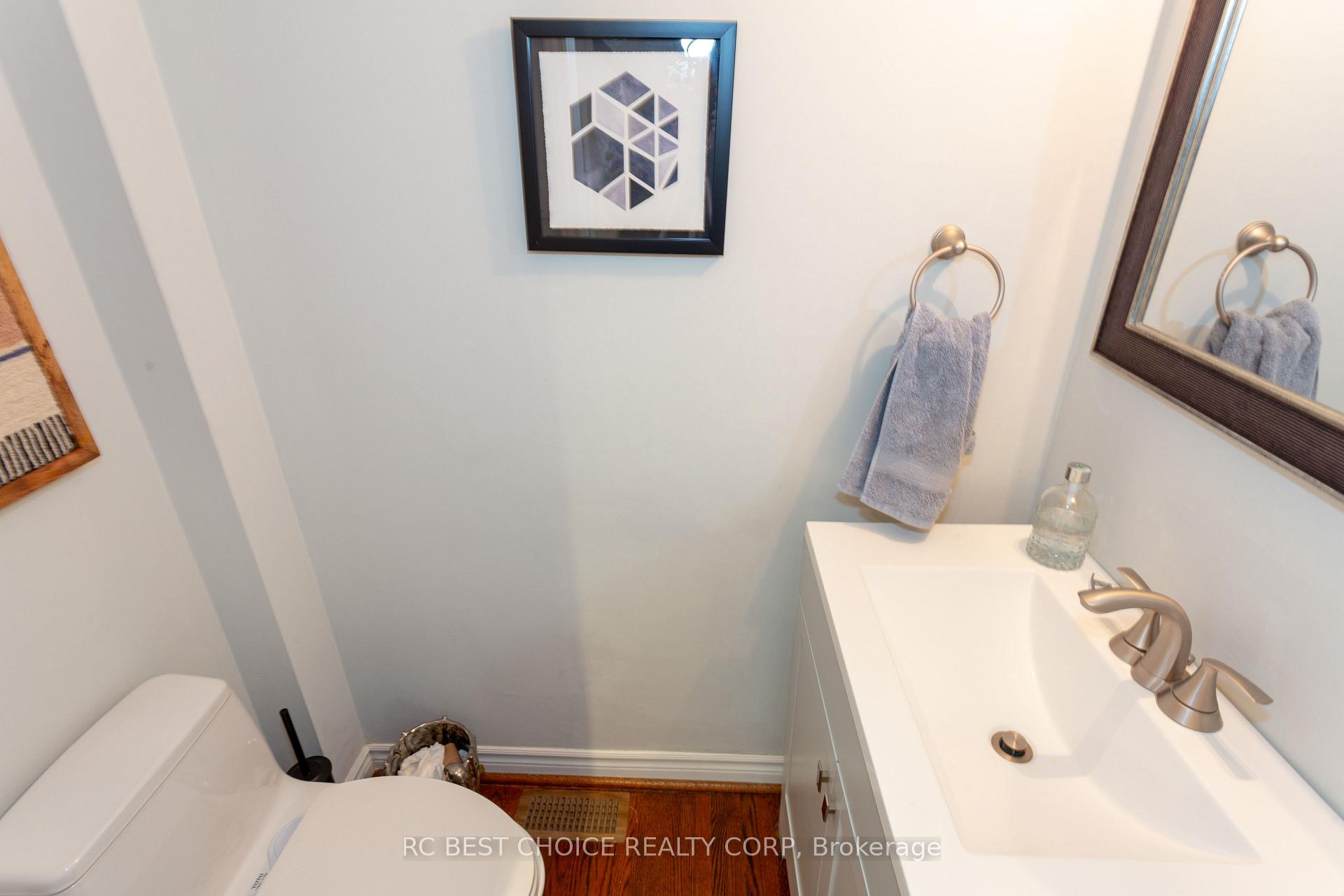 Photo 14 of 39 Bessborough Drive, Toronto, Leaside — HOMEH
