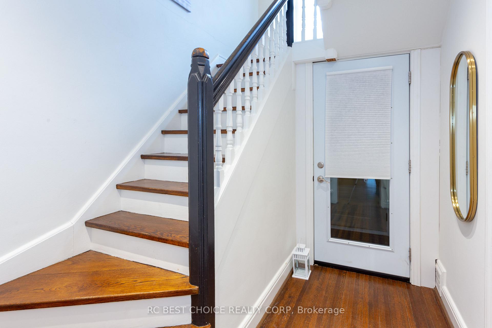 Photo 15 of 39 Bessborough Drive, Toronto, Leaside — HOMEH