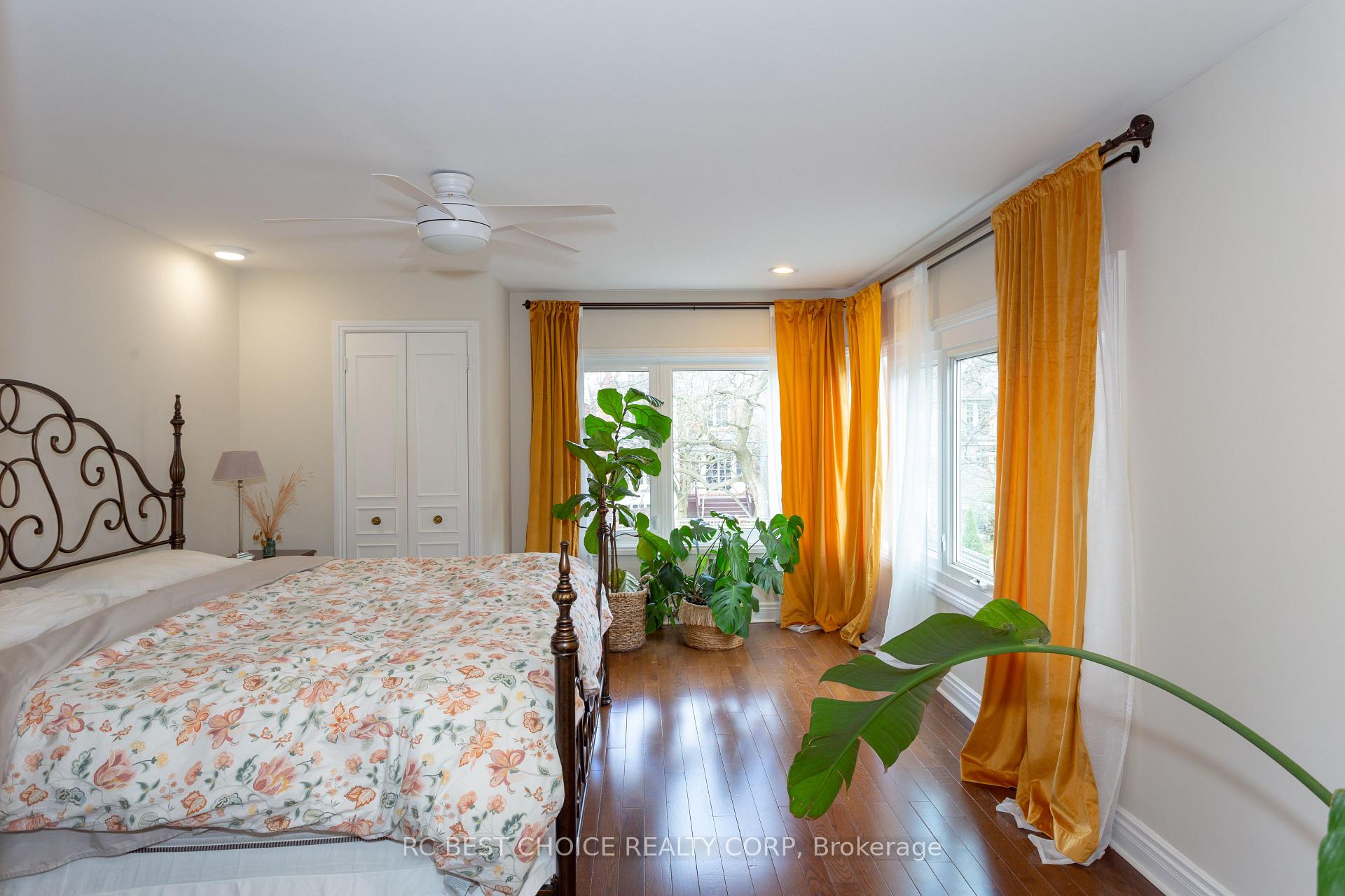 Photo 17 of 39 Bessborough Drive, Toronto, Leaside — HOMEH
