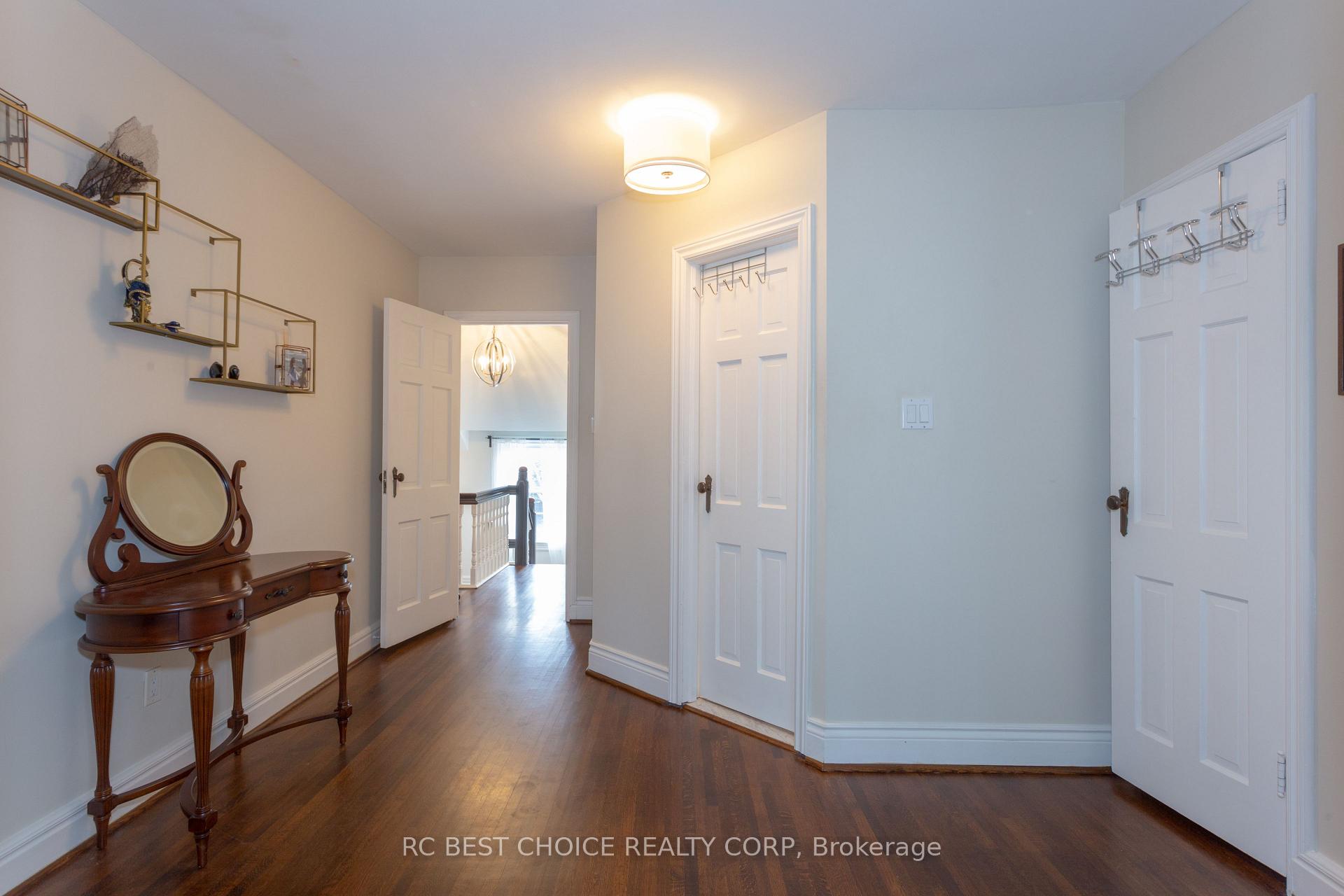 Photo 19 of 39 Bessborough Drive, Toronto, Leaside — HOMEH