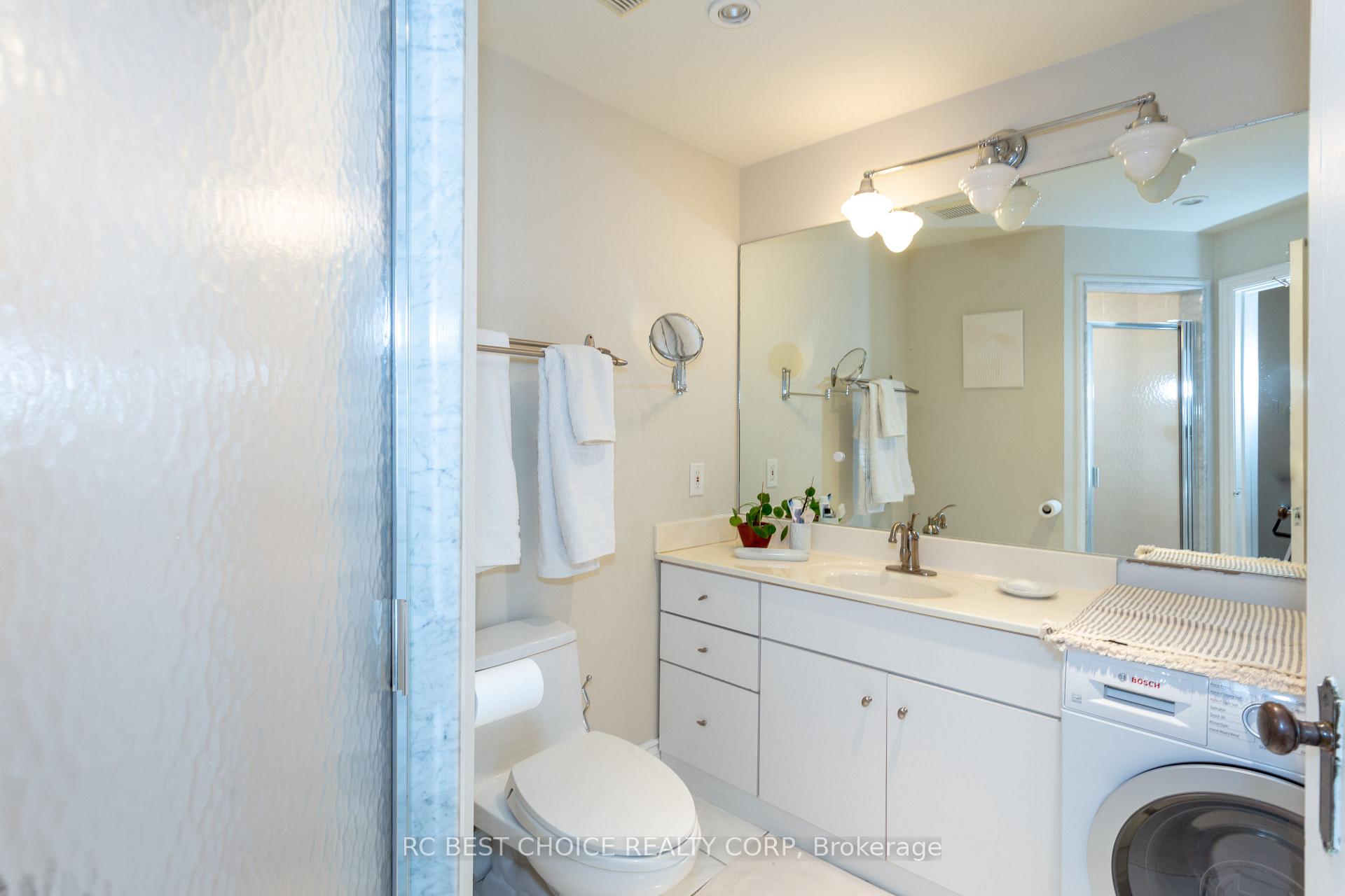 Photo 20 of 39 Bessborough Drive, Toronto, Leaside — HOMEH