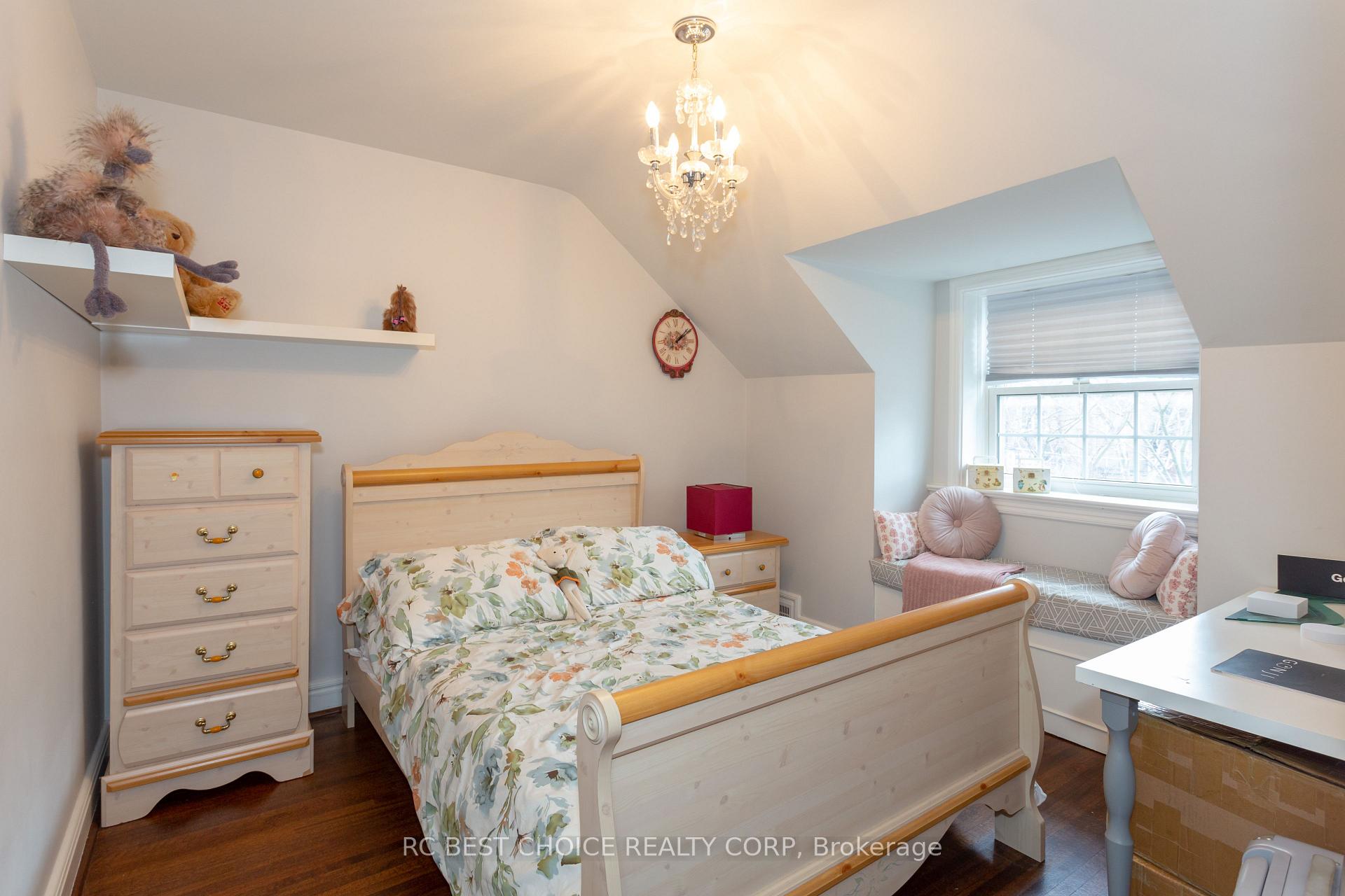 Photo 23 of 39 Bessborough Drive, Toronto, Leaside — HOMEH