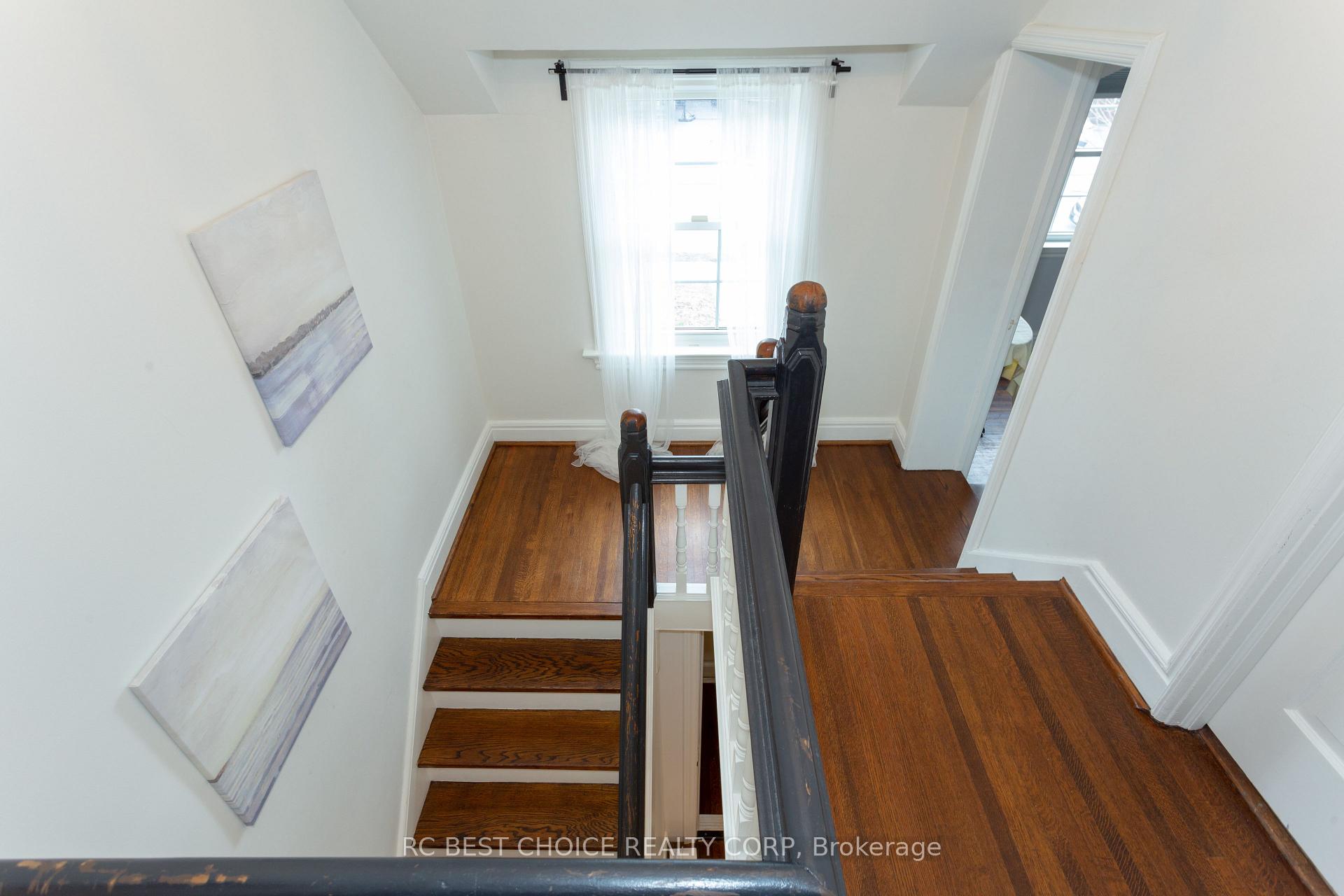 Photo 25 of 39 Bessborough Drive, Toronto, Leaside — HOMEH