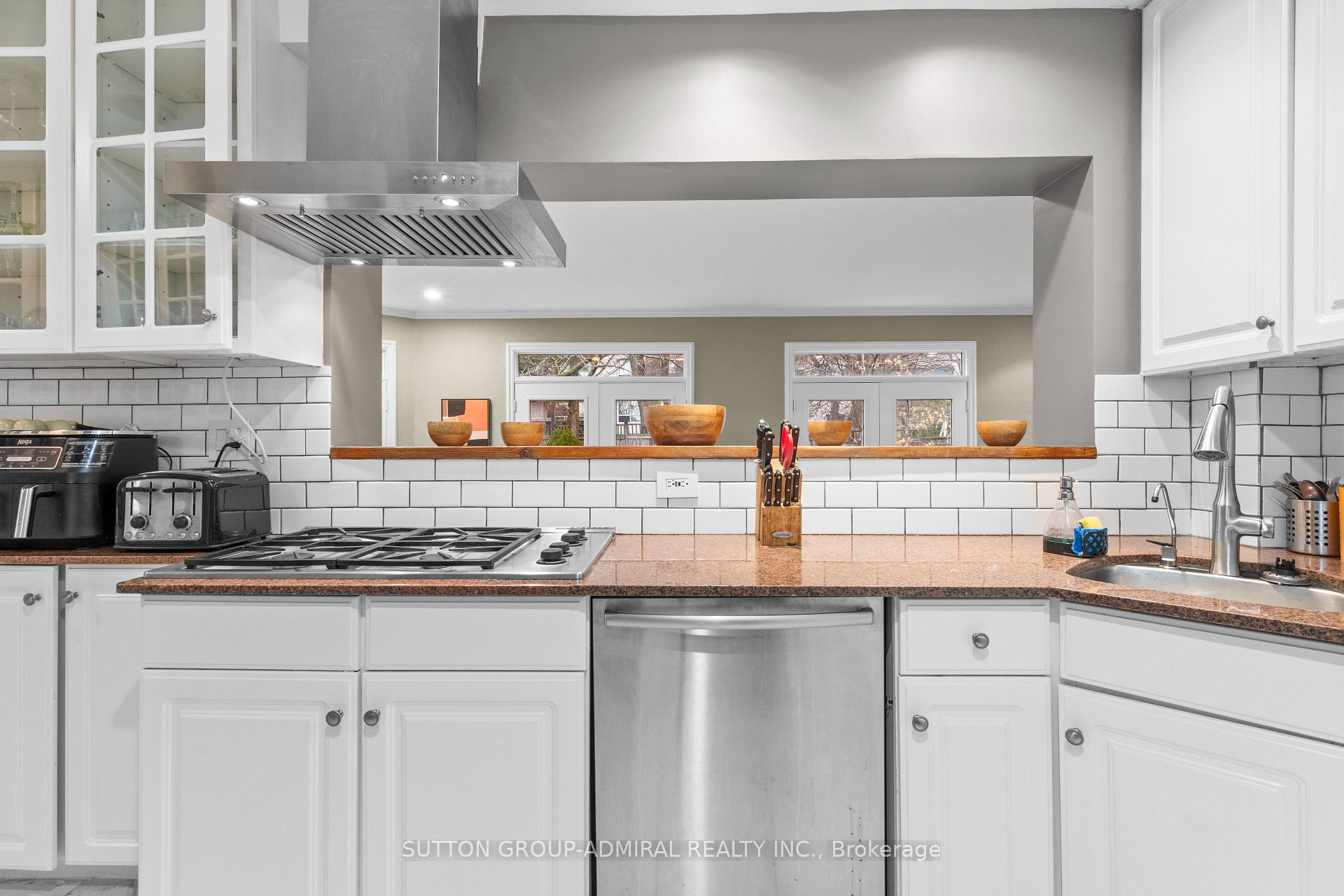 Photo 18 of 298 Bessborough Drive, Toronto, Leaside — HOMEH
