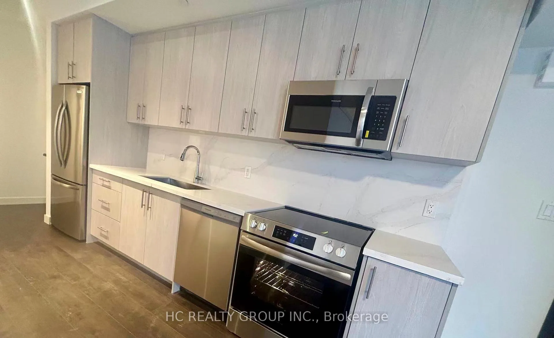 Photo 7 of Unit 518, 30 Markdale Lane, Markham, Middlefield — HOMEH