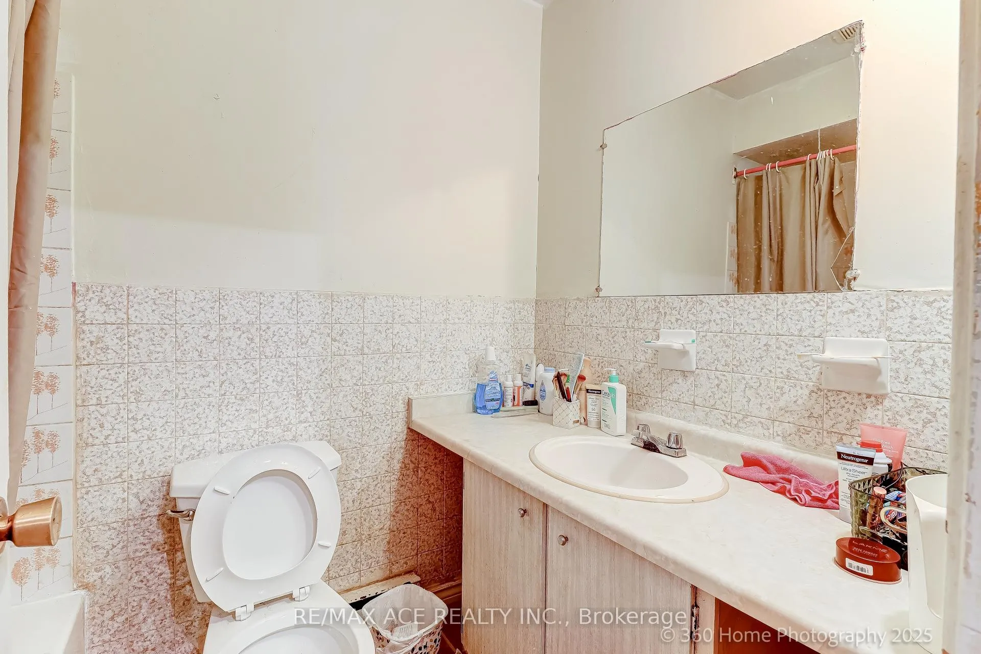Photo 2 of Unit D, 428 Dawes Road, Toronto, O'Connor-Parkview — HOMEH