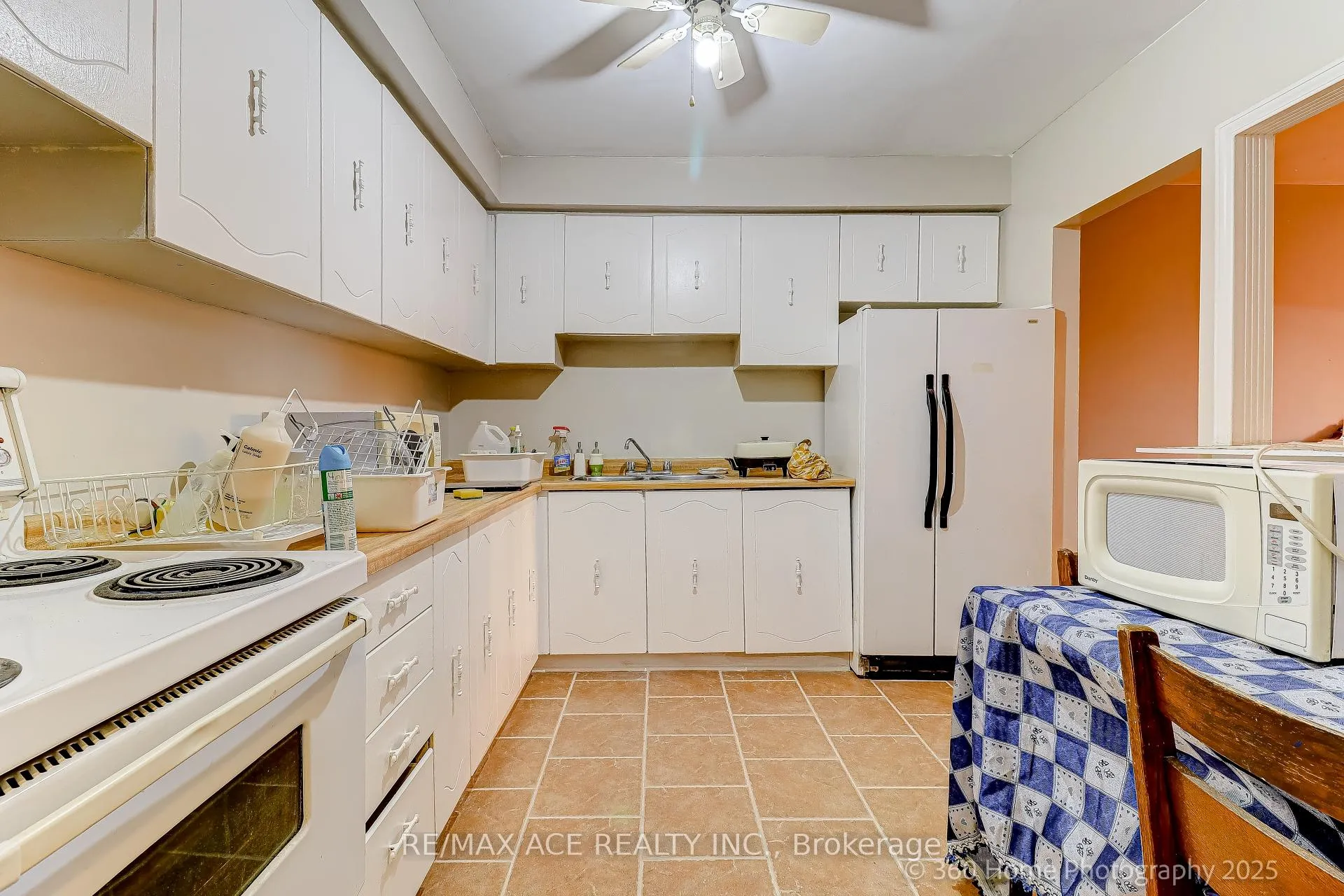 Photo 3 of Unit D, 428 Dawes Road, Toronto, O'Connor-Parkview — HOMEH