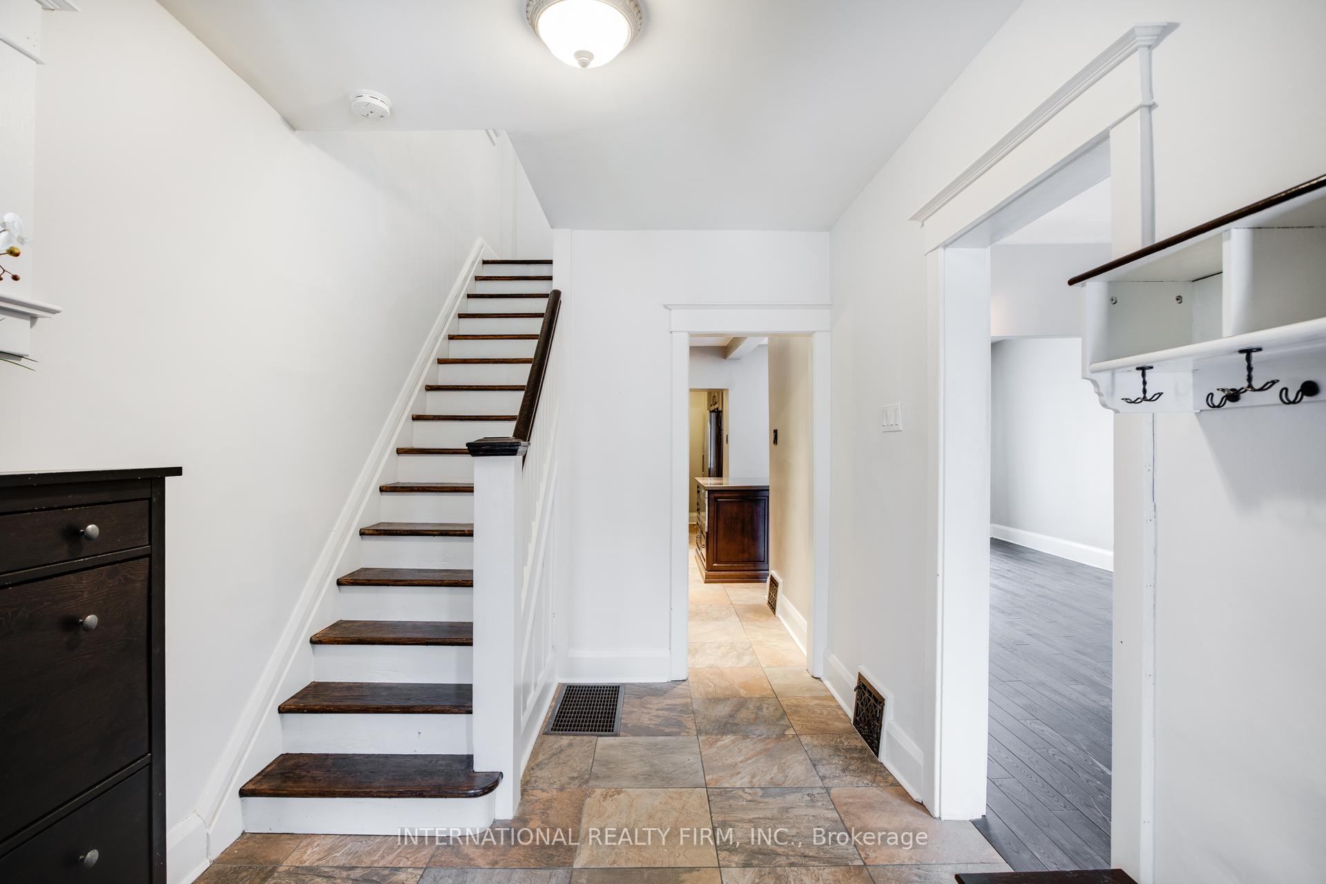 Photo 2 of 109 Monarch Park Avenue, Toronto, Greenwood-Coxwell — HOMEH