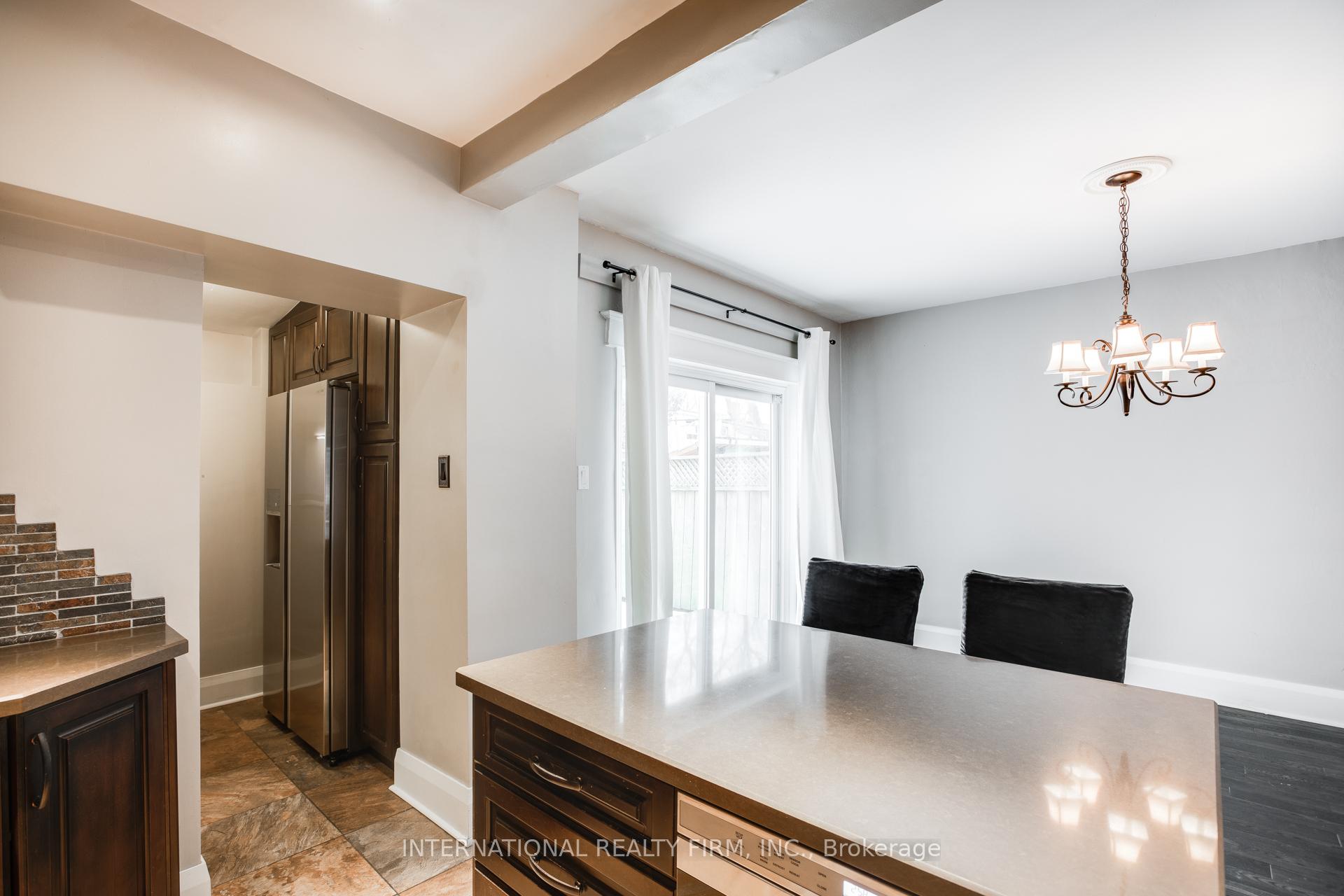 Photo 5 of 109 Monarch Park Avenue, Toronto, Greenwood-Coxwell — HOMEH