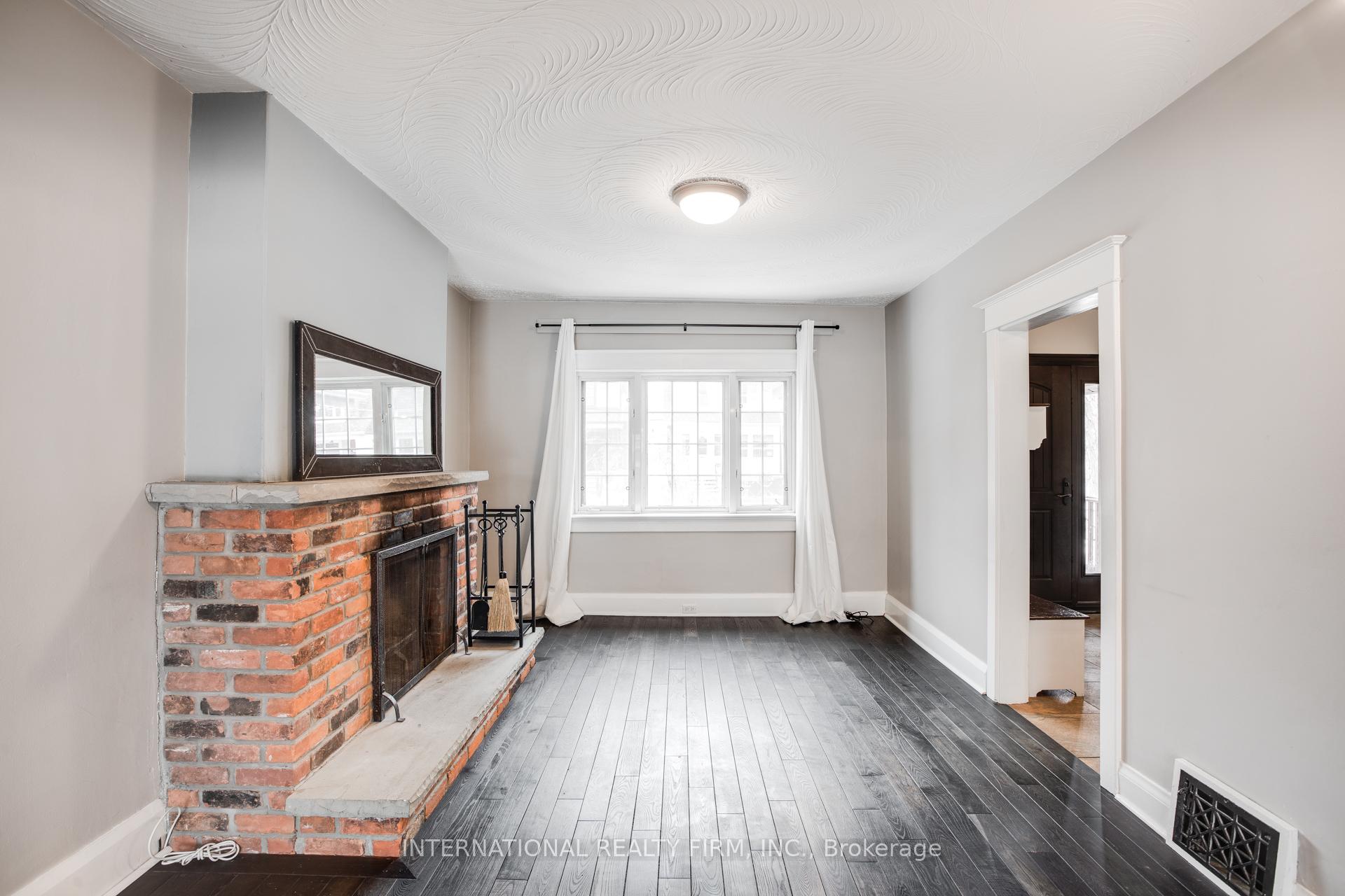 Photo 14 of 109 Monarch Park Avenue, Toronto, Greenwood-Coxwell — HOMEH