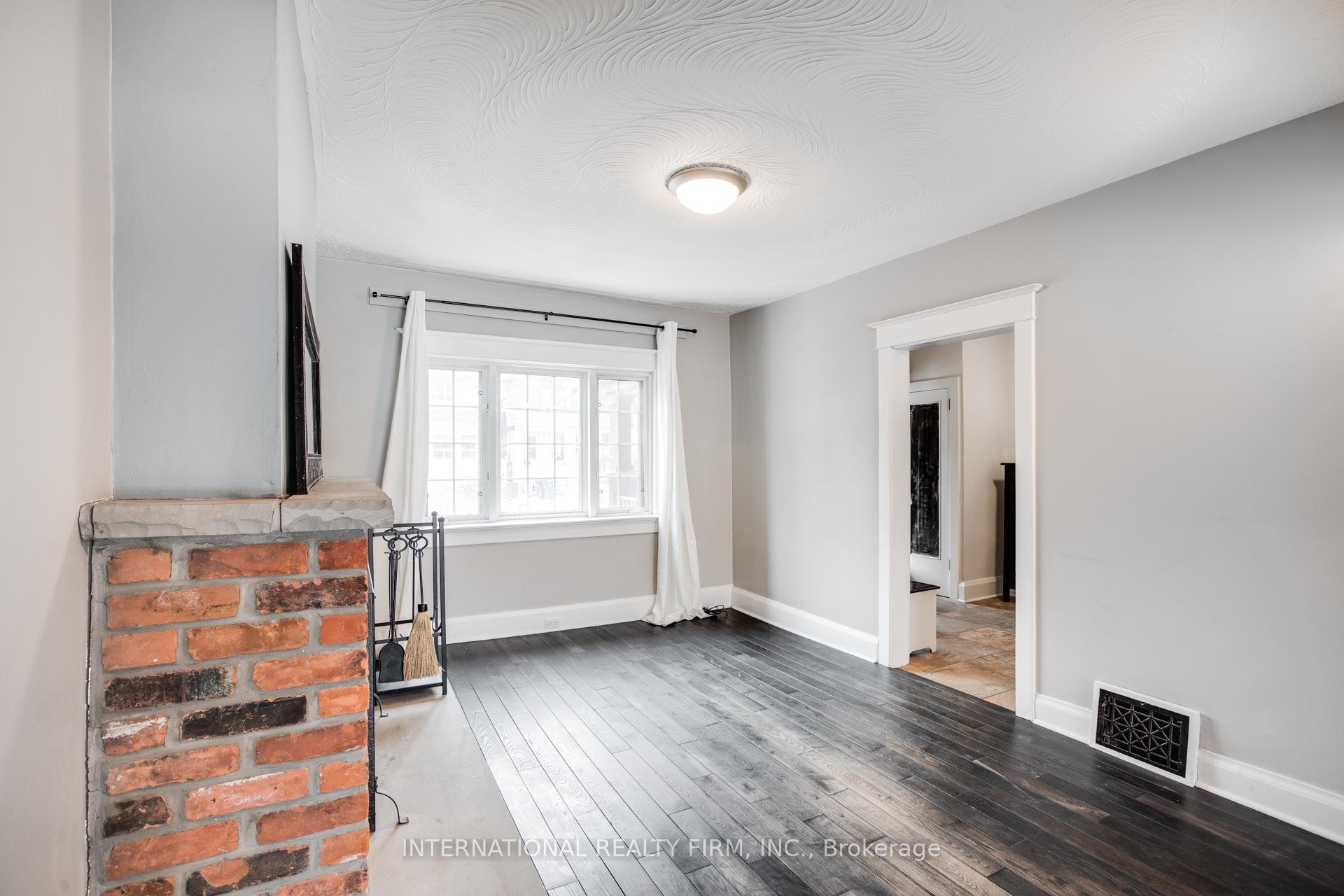 Photo 17 of 109 Monarch Park Avenue, Toronto, Greenwood-Coxwell — HOMEH