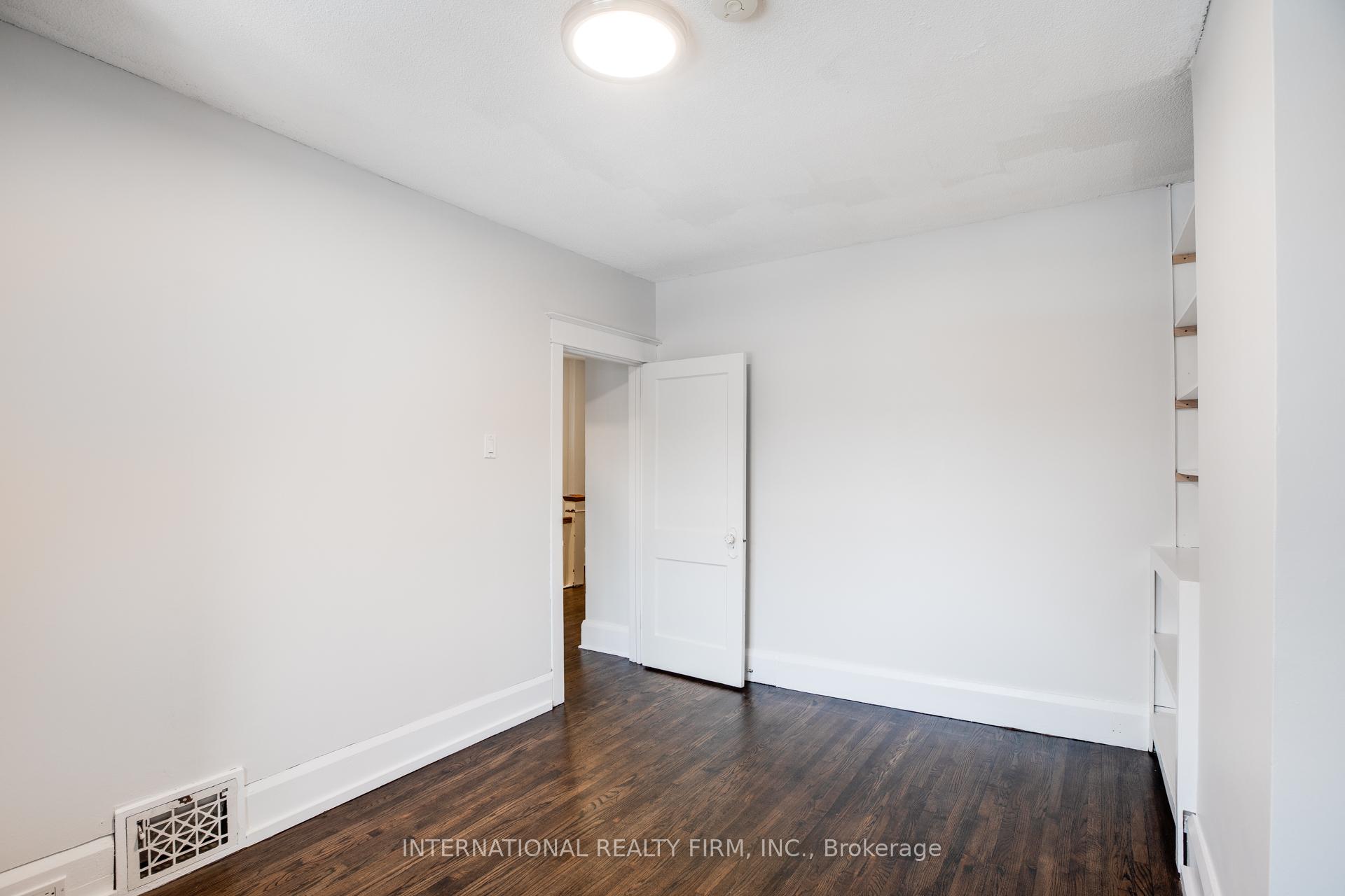 Photo 30 of 109 Monarch Park Avenue, Toronto, Greenwood-Coxwell — HOMEH