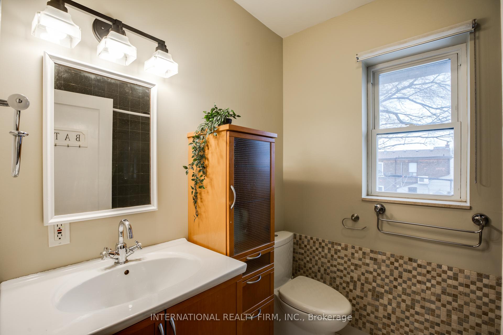 Photo 34 of 109 Monarch Park Avenue, Toronto, Greenwood-Coxwell — HOMEH