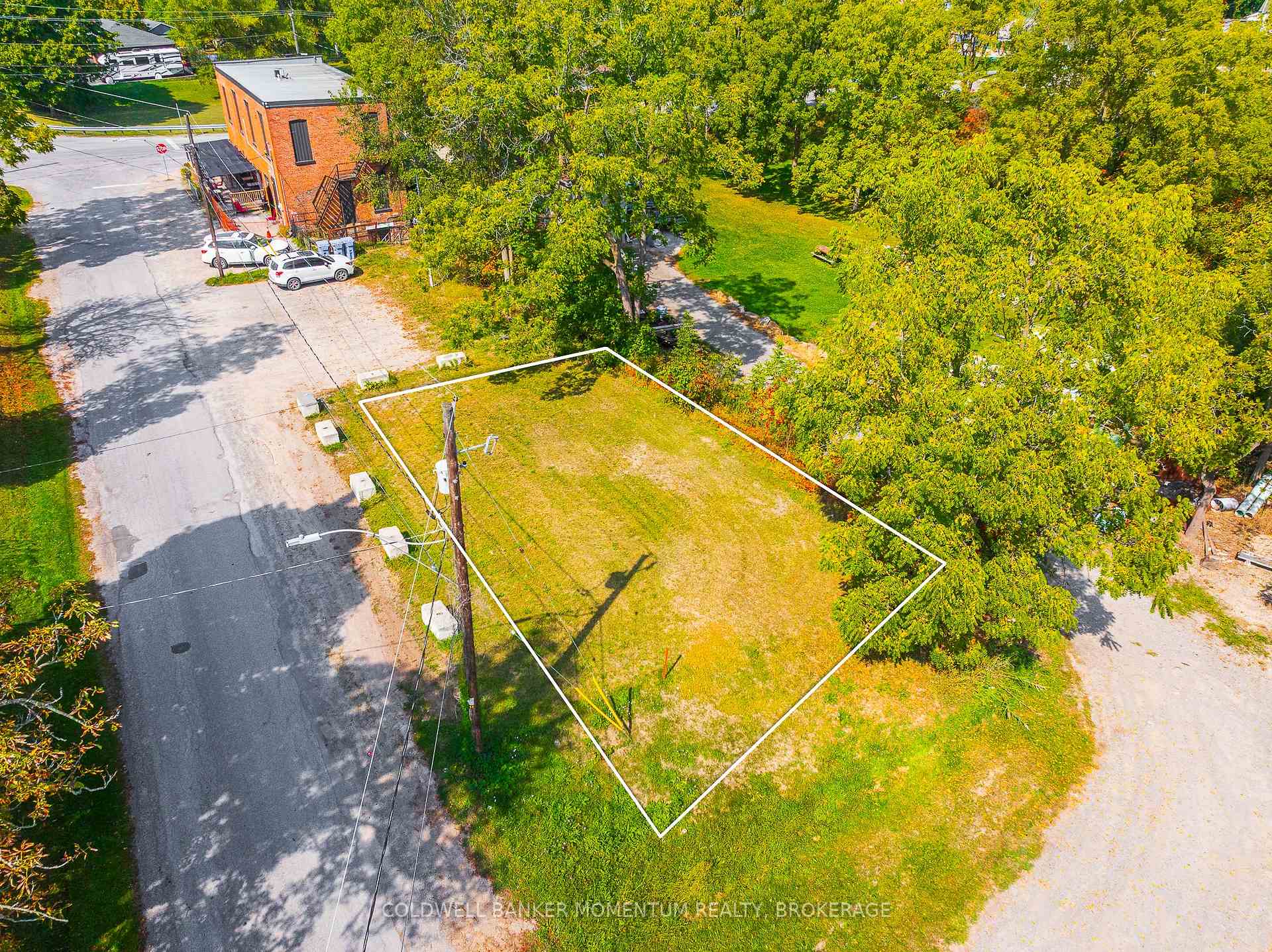 Photo 2 of 21 Bridge Street, Thorold, Hurricane/Merrittville — HOMEH