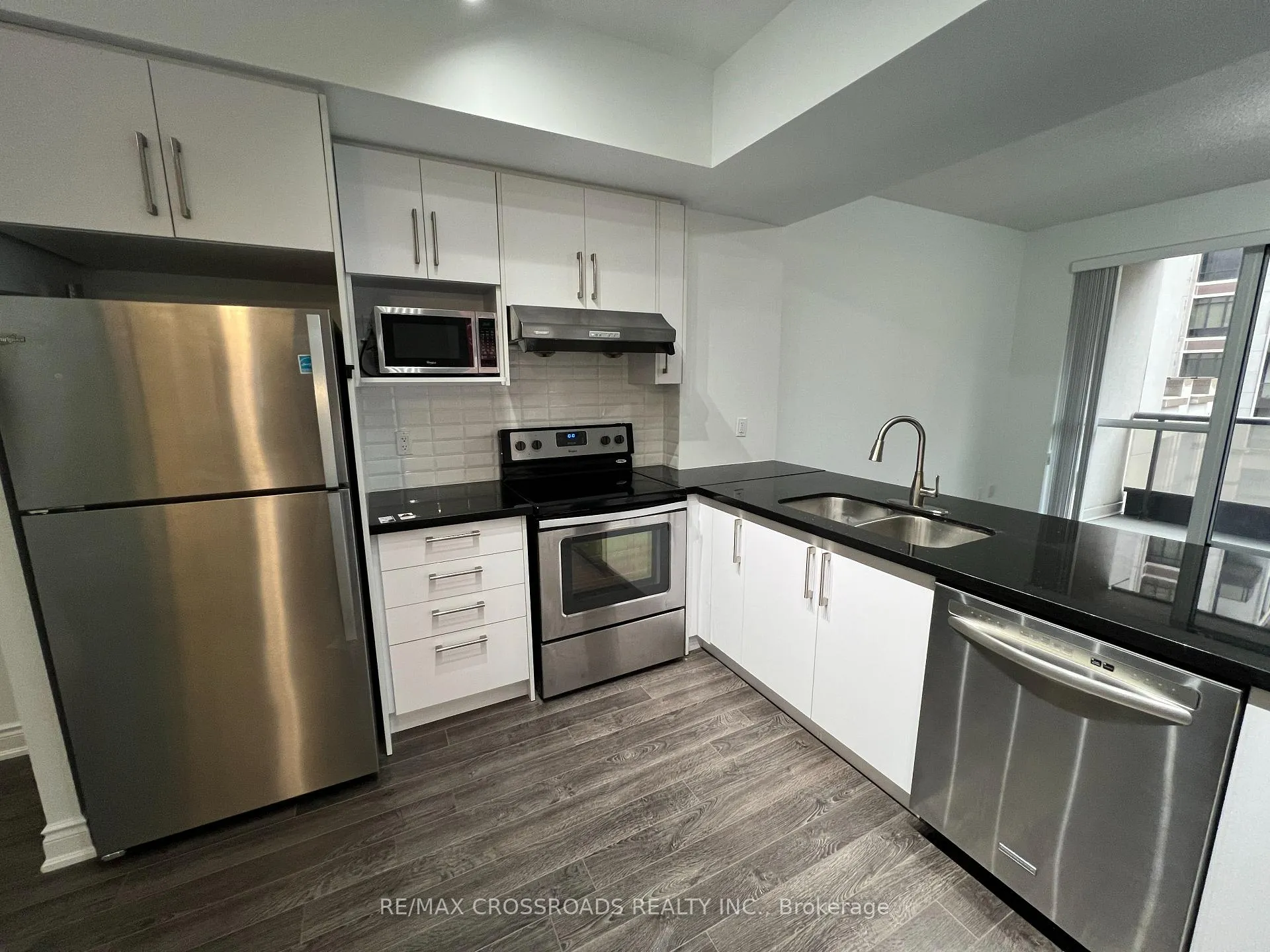 Photo 3 of Unit 502, 38 Cedarland Drive, Markham, Unionville — HOMEH