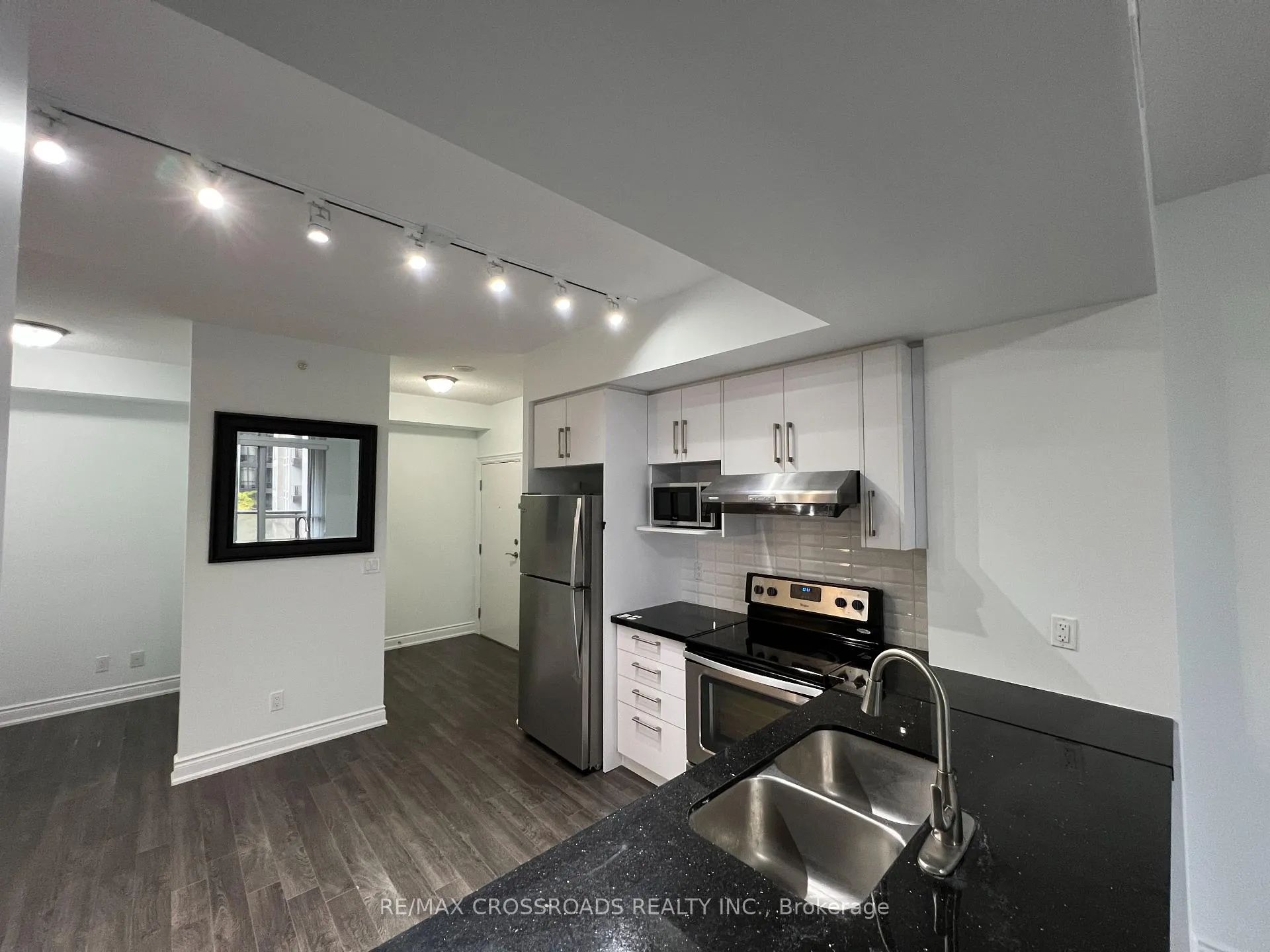 Photo 7 of Unit 502, 38 Cedarland Drive, Markham, Unionville — HOMEH