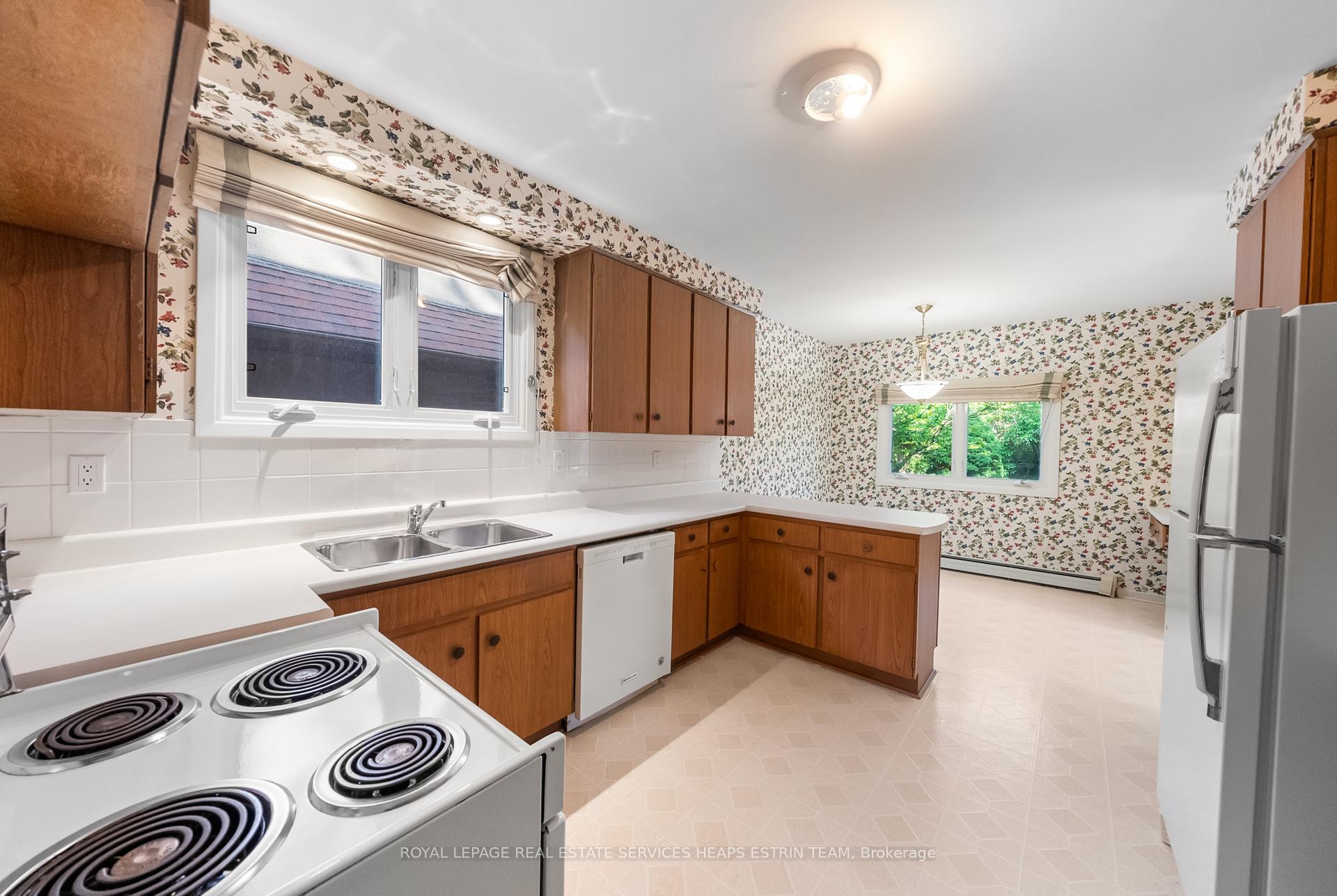 Photo 9 of 85 McRae Drive, Toronto, Leaside — HOMEH