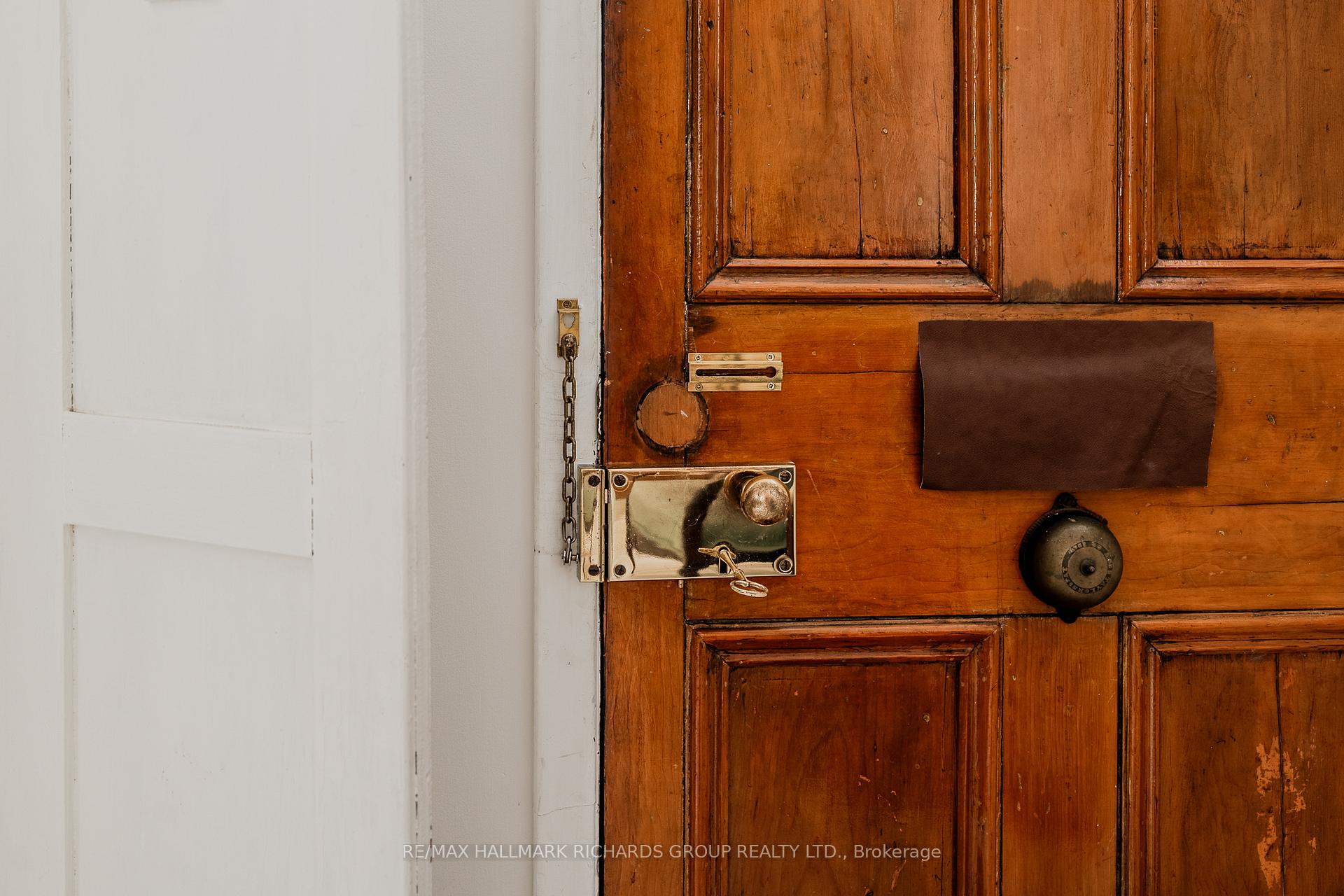 Photo 5 of 11 Alpha Avenue, Toronto, Cabbagetown-South St. James Town — HOMEH