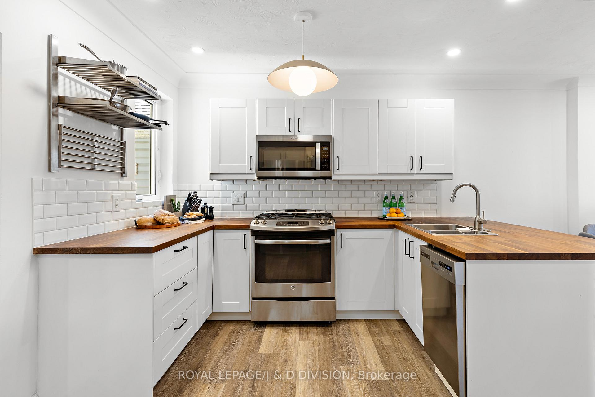 Photo 11 of 123 Drayton Avenue, Toronto, Woodbine Corridor — HOMEH