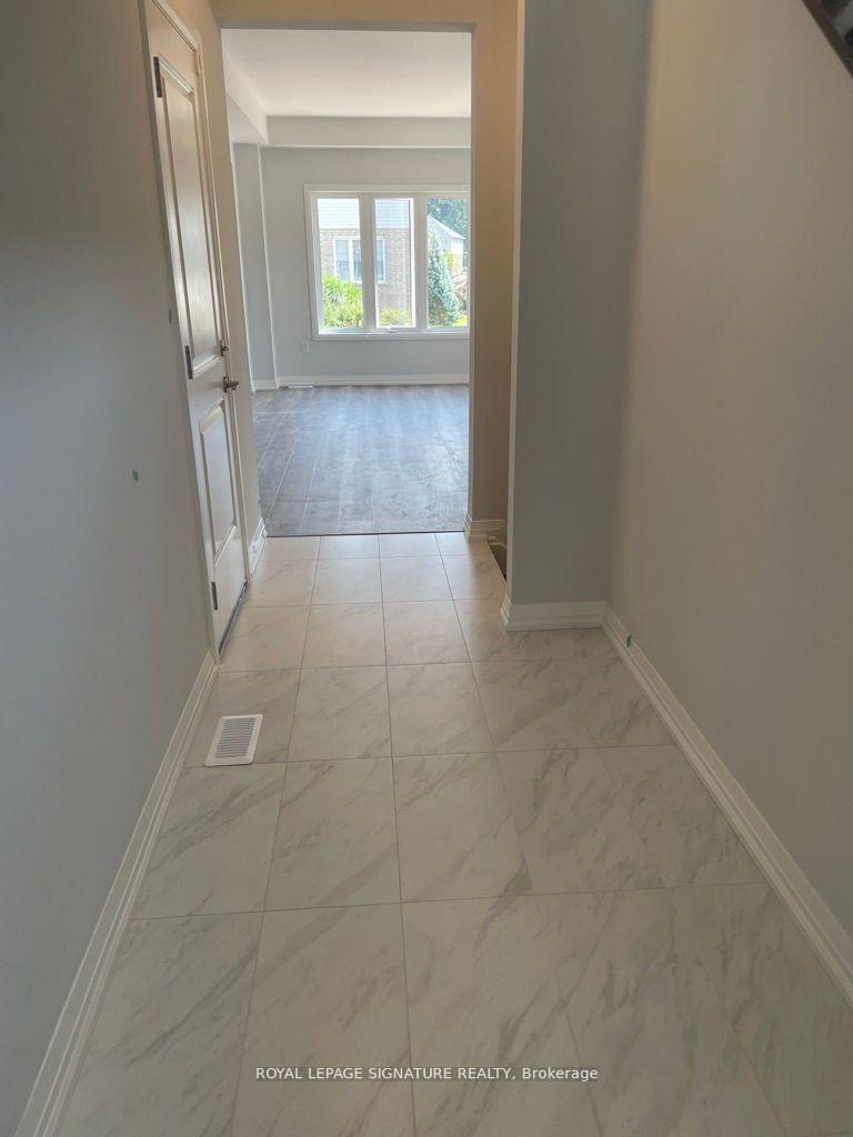 Photo 3 of 186 Bur Oak Drive, Thorold, Confederation Heights — HOMEH